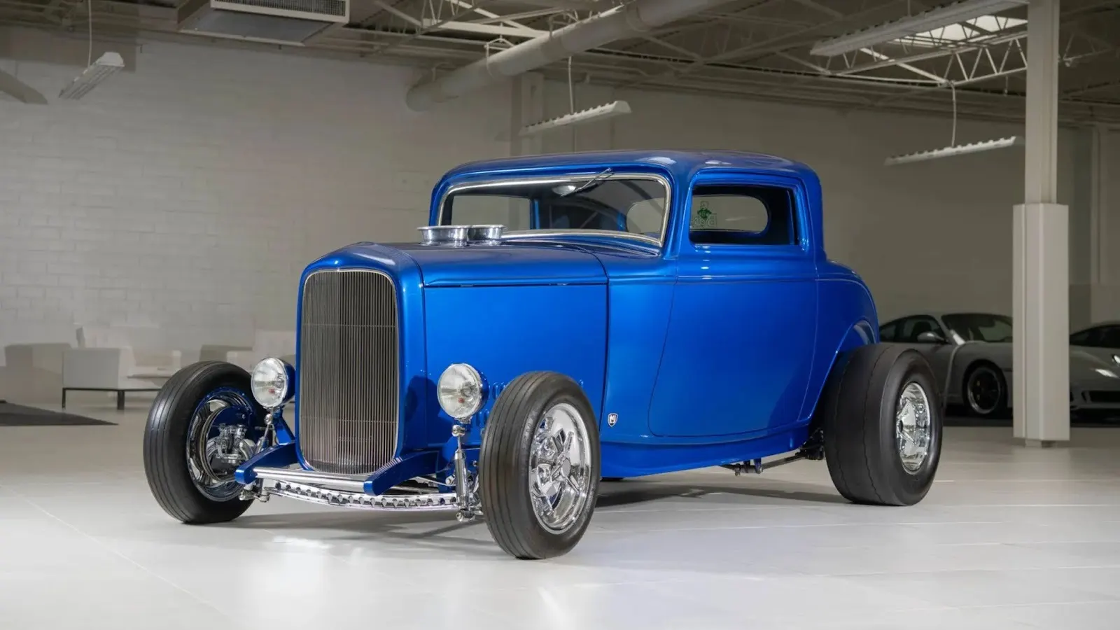 1932