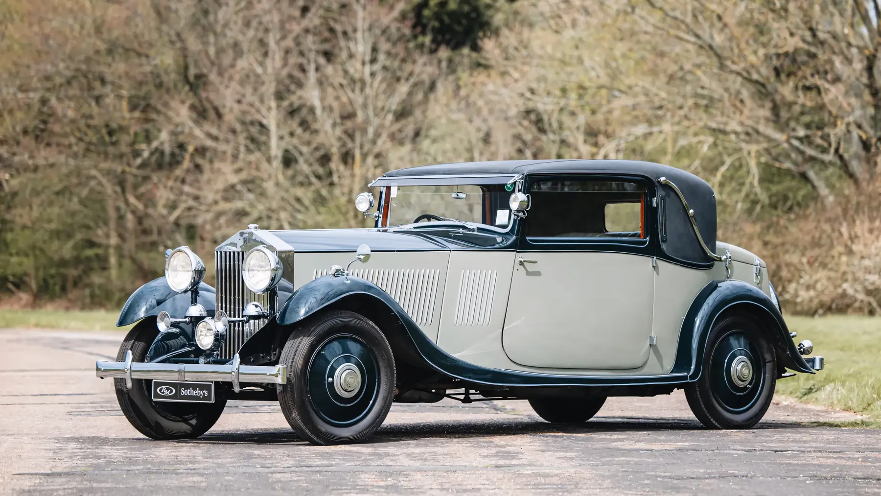 1933