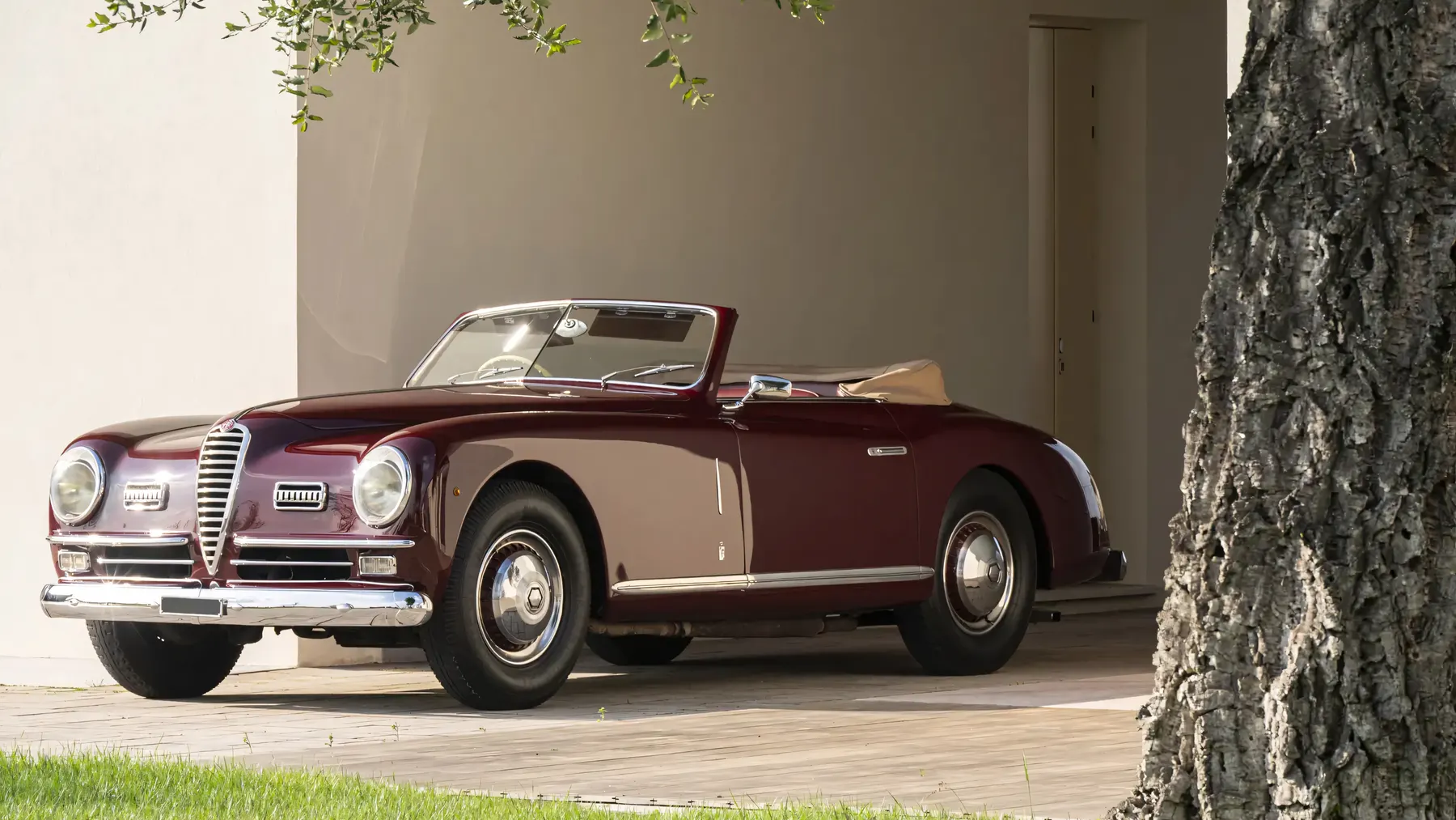 1949 Alfa Romeo 6C 2500 Passo Corto Super Sport Cabriolet by Pinin Farina