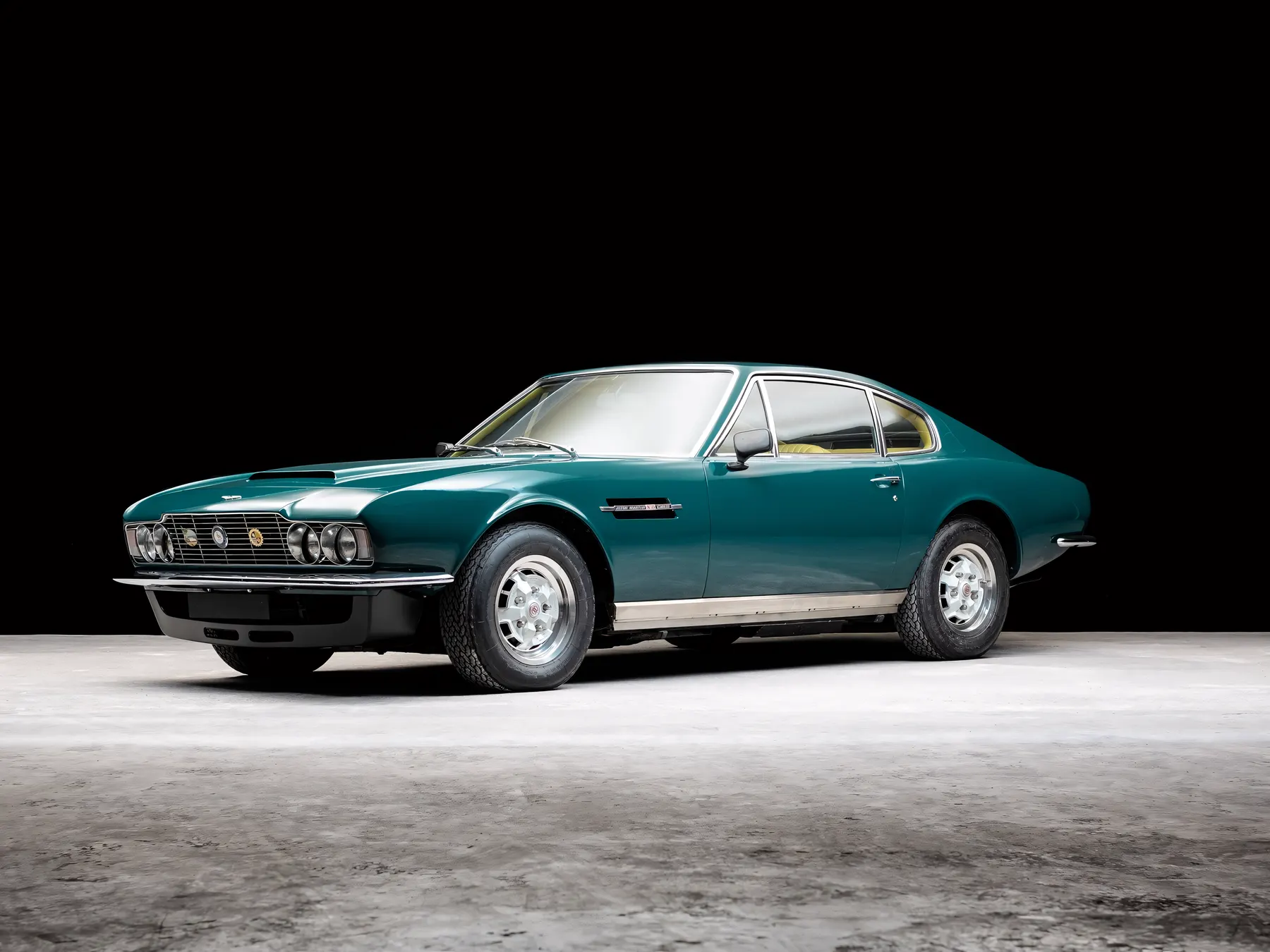1972 Aston Martin DBS V8