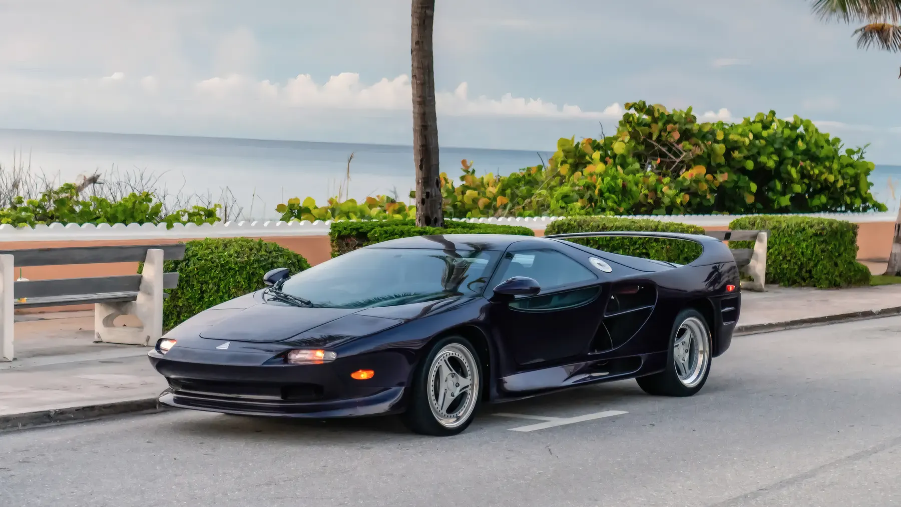 1996 Vector M12