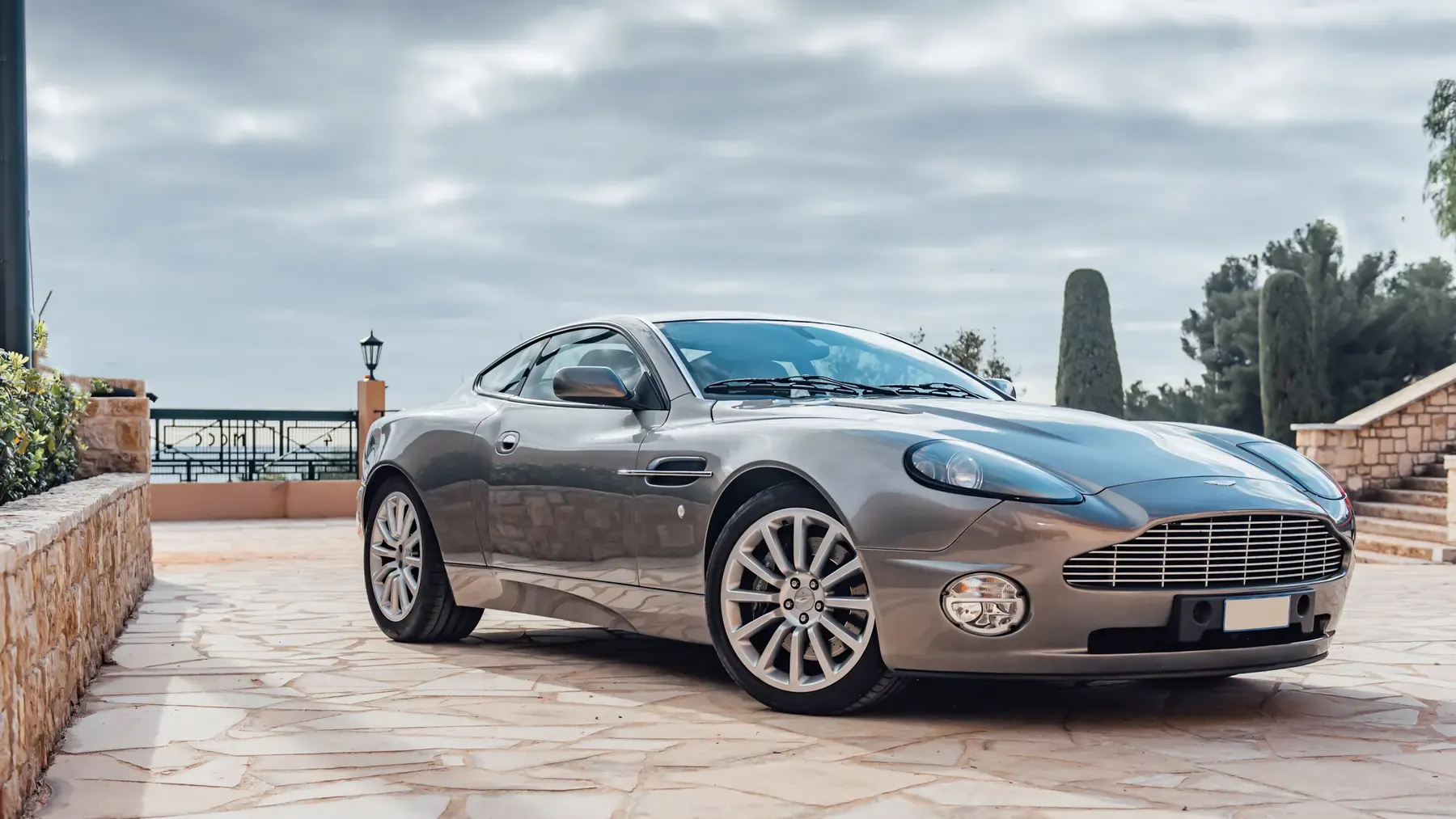 2003 Aston Martin Vanquish