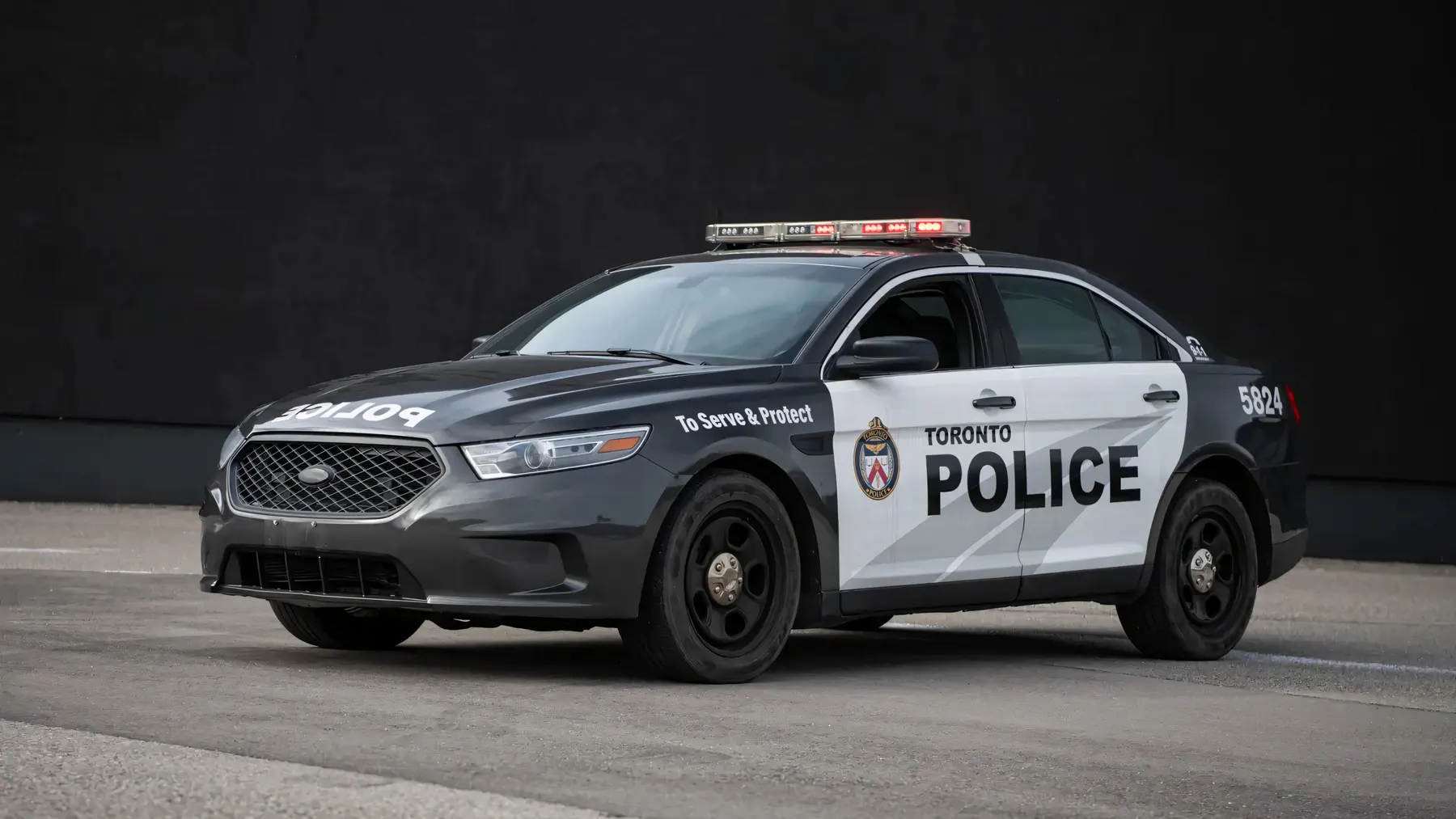 2013 Ford Taurus Police Interceptor 'Toronto Police'
