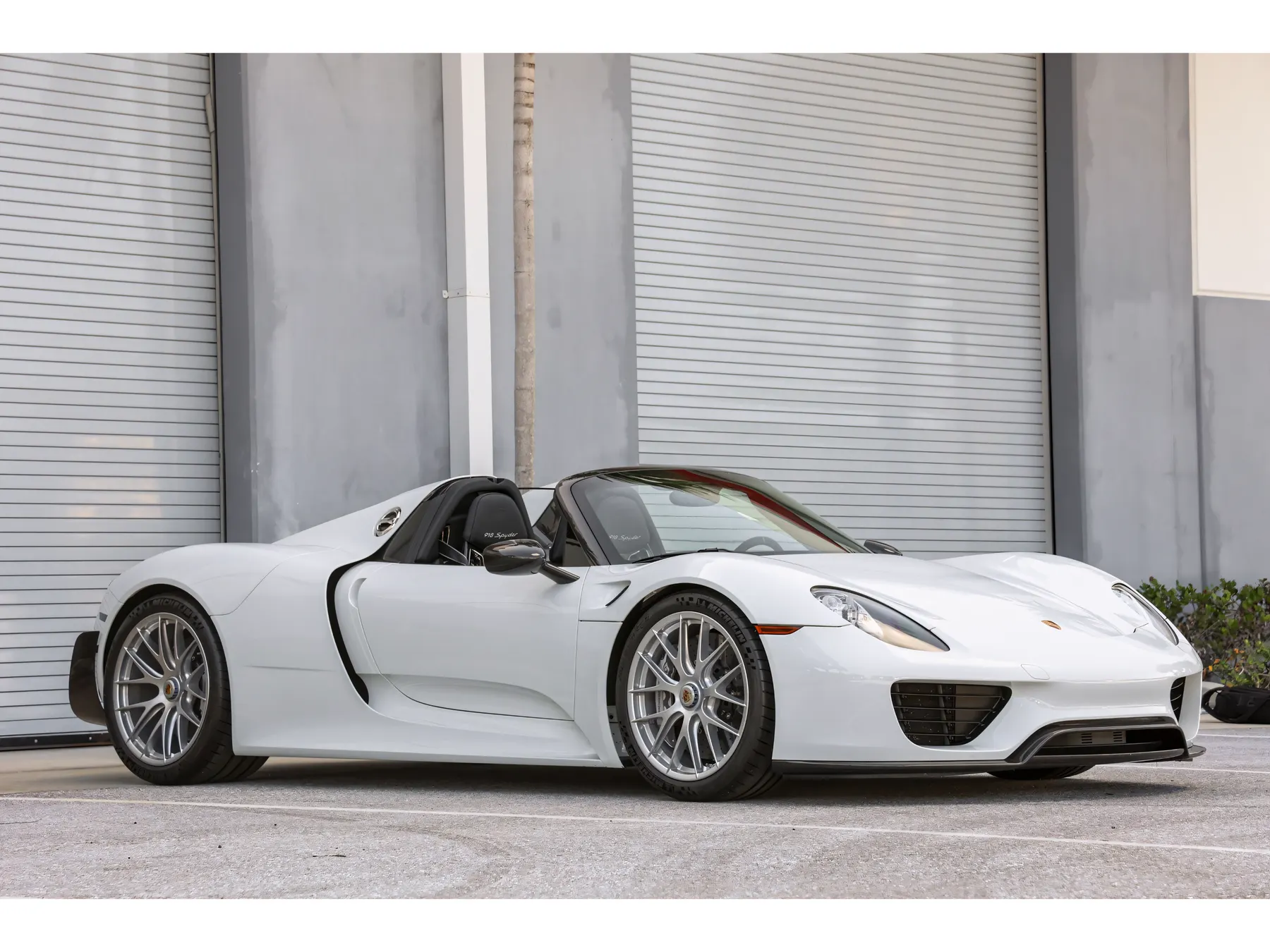 2015 Porsche 918 'Weissach' Spyder