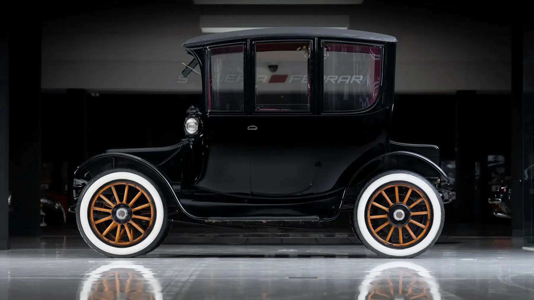 1915 Rauch & Lang J5 Double Control Coach - photo 3