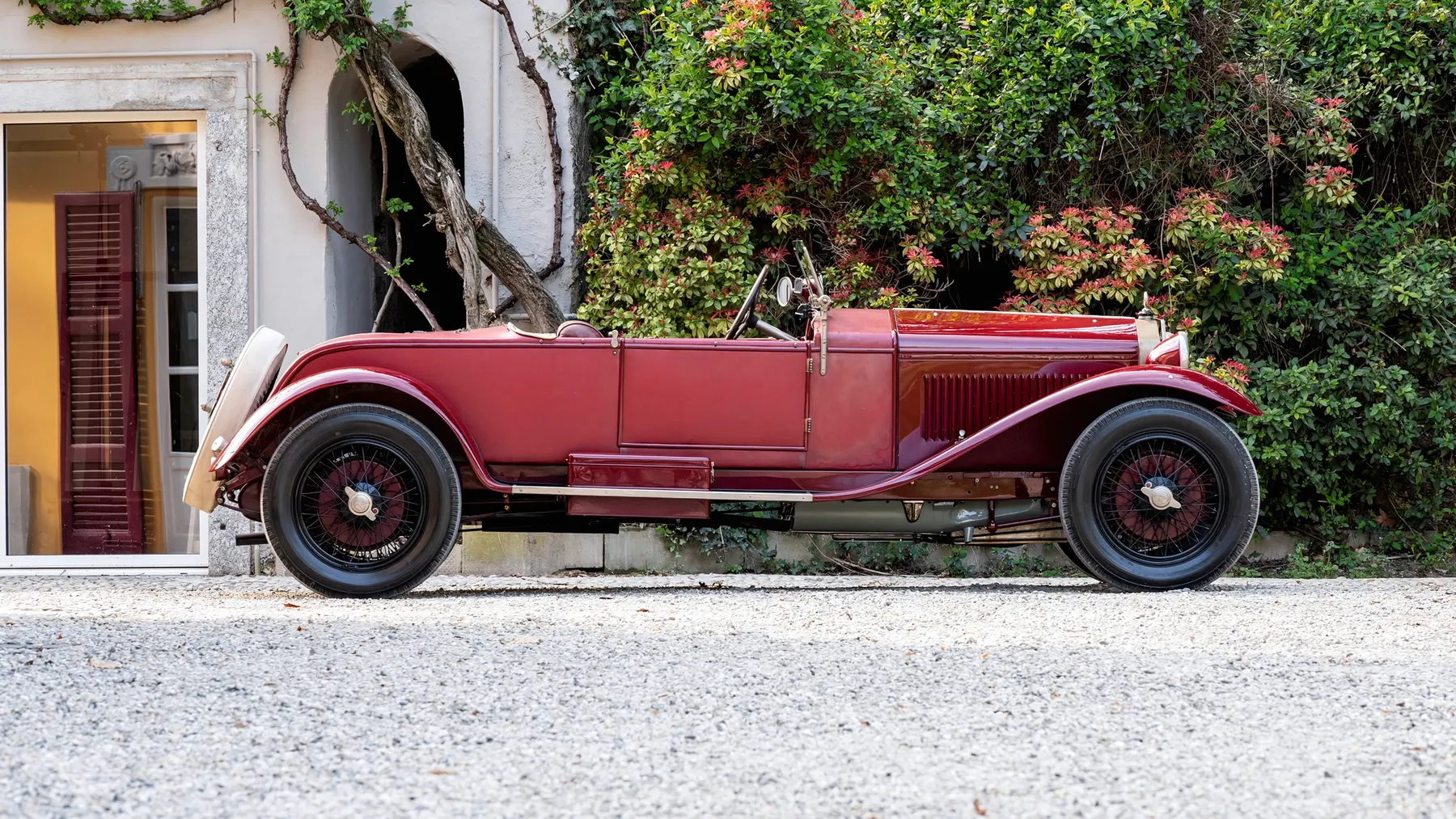 1929 Alfa Romeo 6C 1500 Sport Tourer Series II in the style of James Young - photo 3