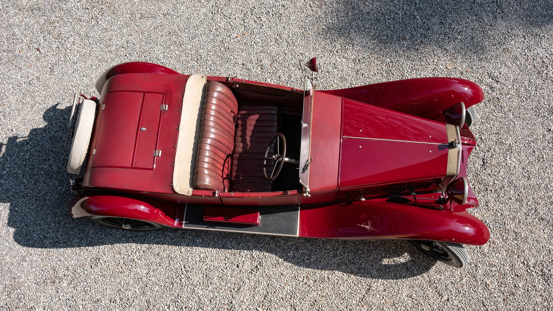 1929 Alfa Romeo 6C 1500 Sport Tourer Series II in the style of James Young - photo 2
