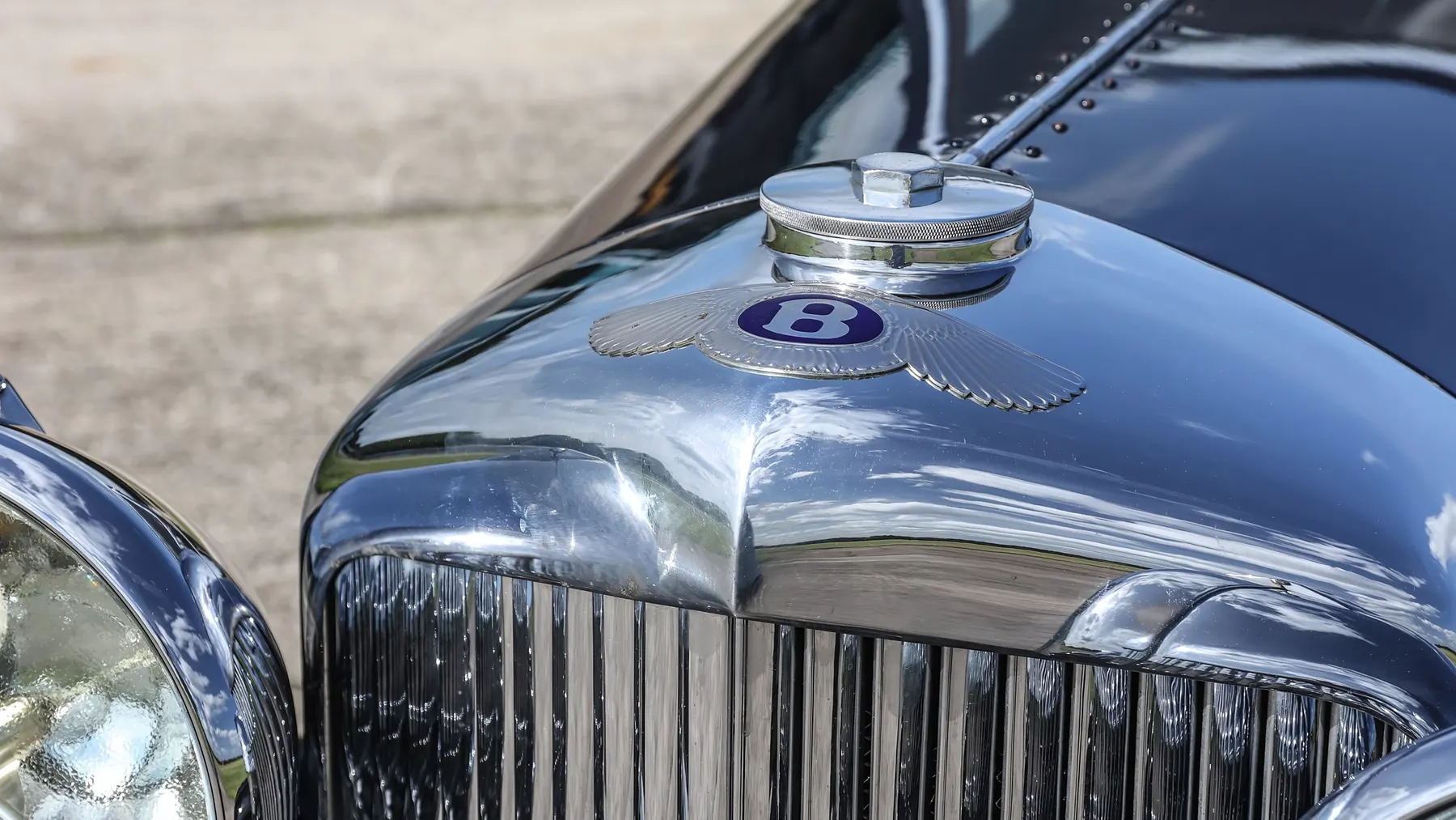 1931 Bentley 8-Litre 'Silent Bloc' Saloon by Vanden Plas - photo 8