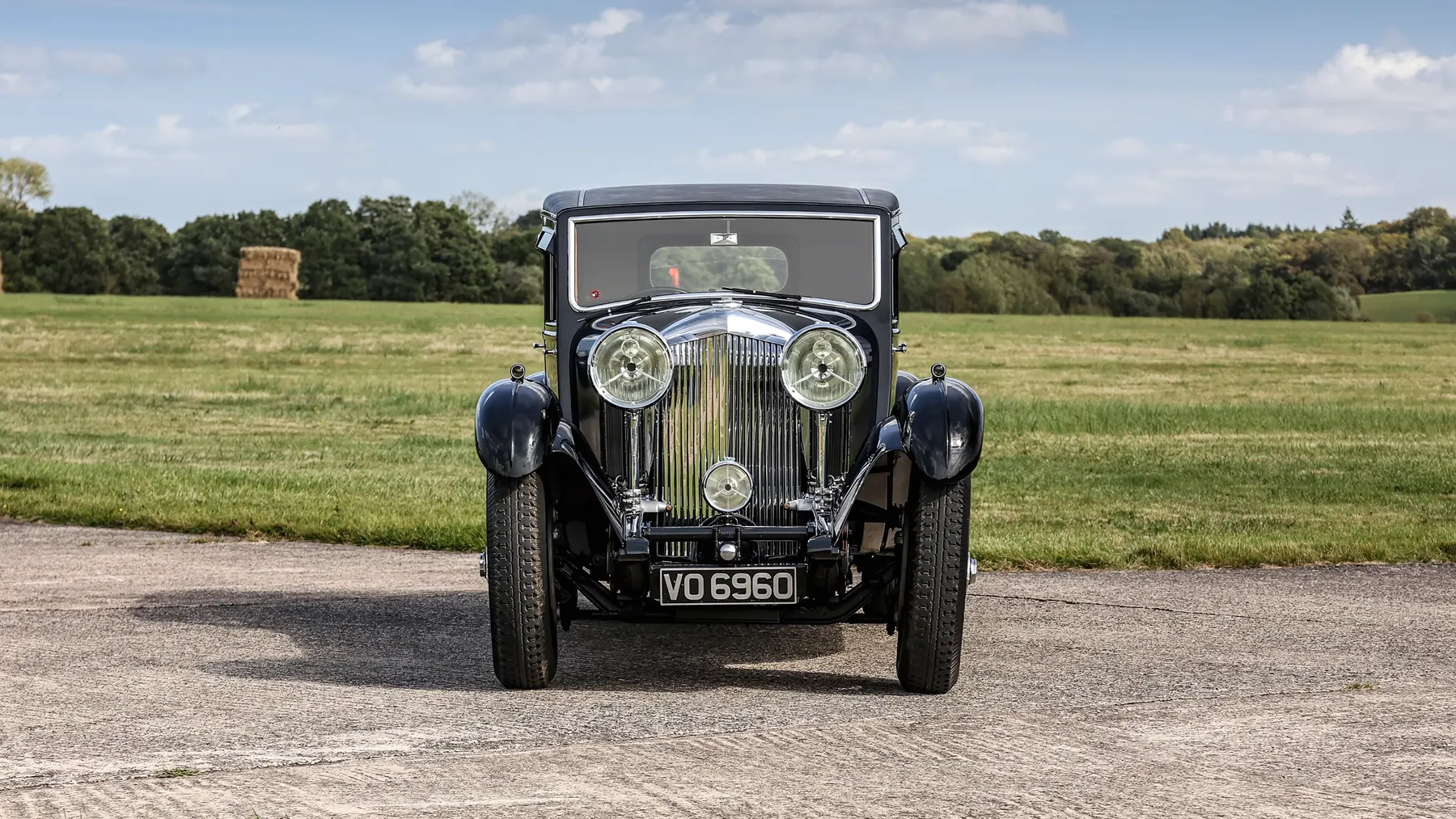 1931 Bentley 8-Litre 'Silent Bloc' Saloon by Vanden Plas - photo 3