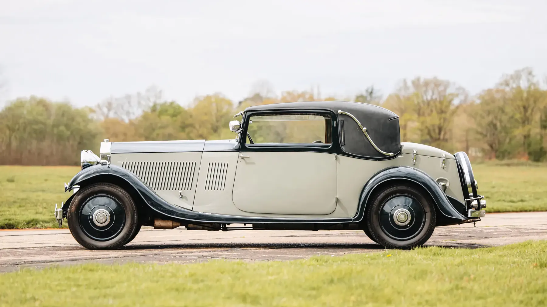 1933 Rolls-Royce 20/25 Two-Door 'Faux Cabriolet' by H.J. Mulliner - photo 4