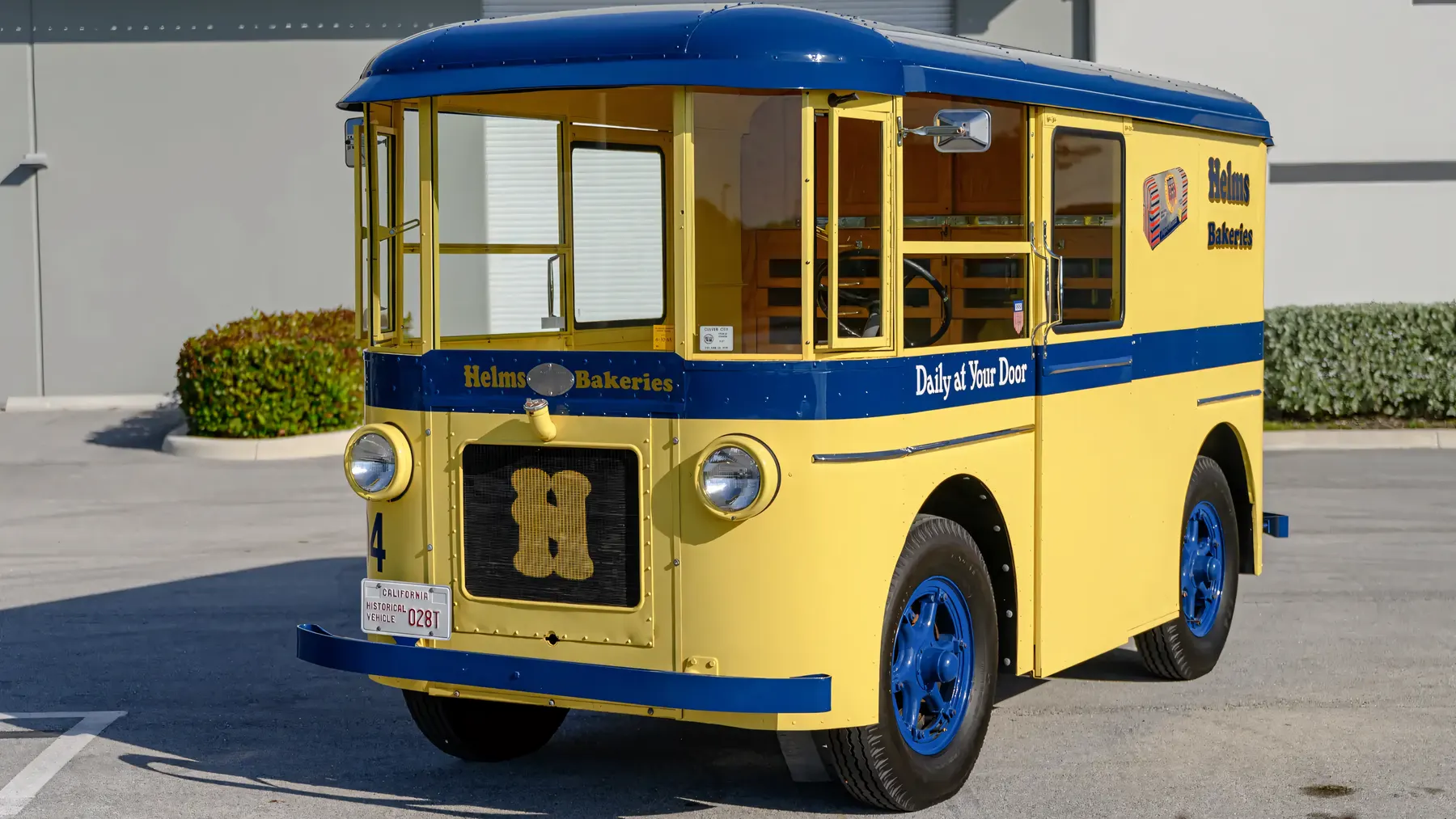 1933 Twin Coach 