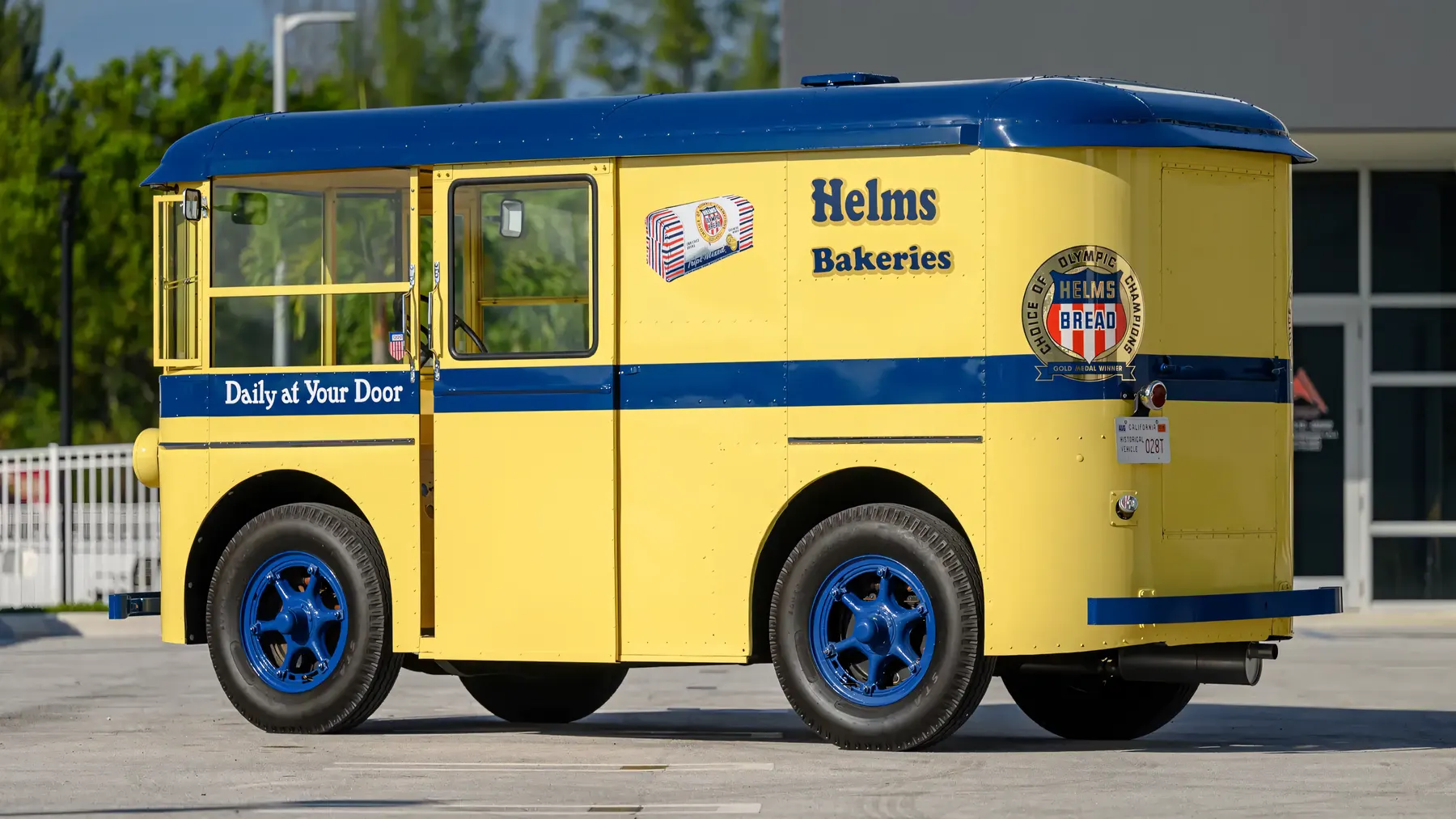 1933 Twin Coach 