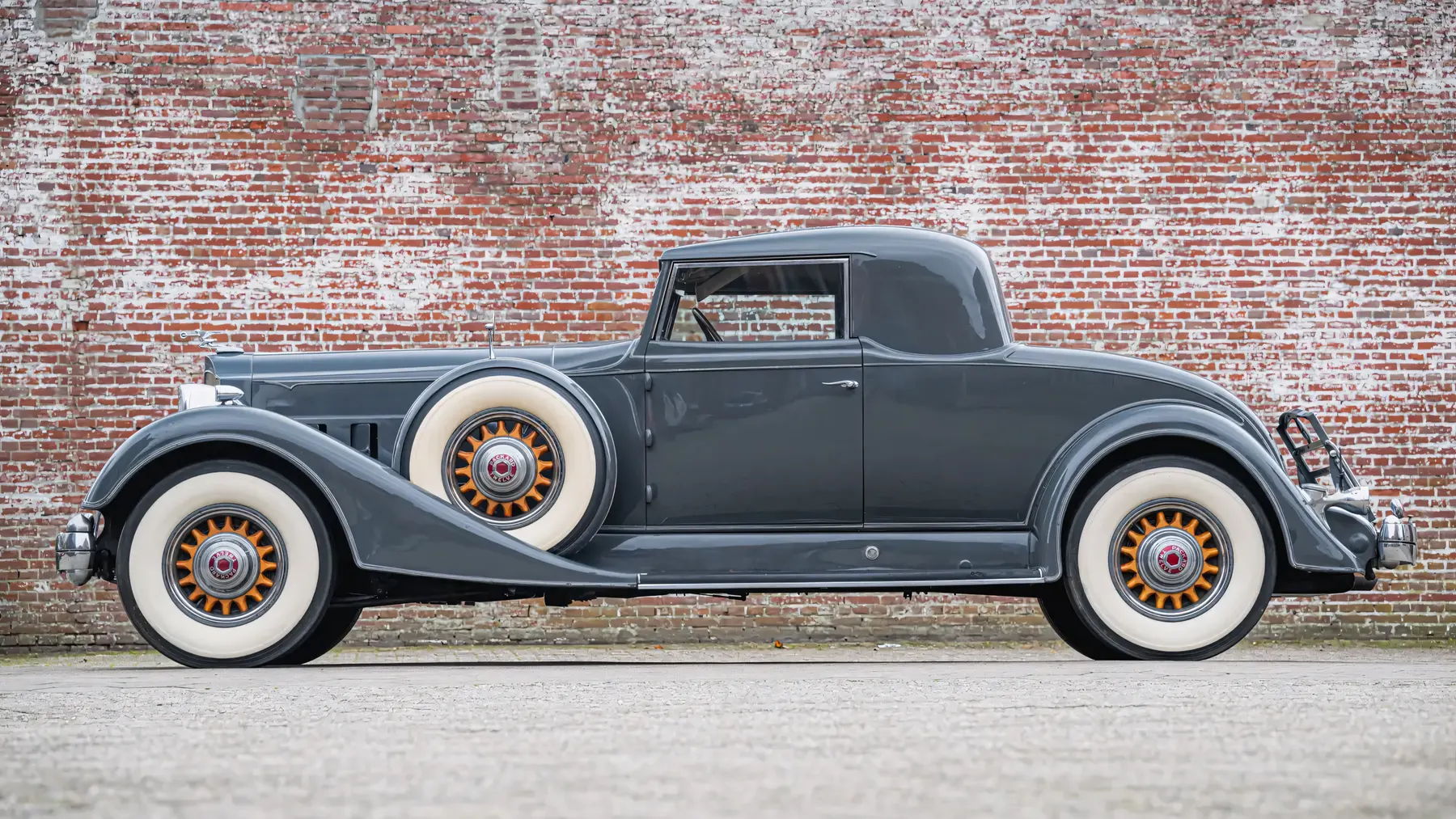 1934 Packard Twelve 2/4-Passenger Coupé - photo 1