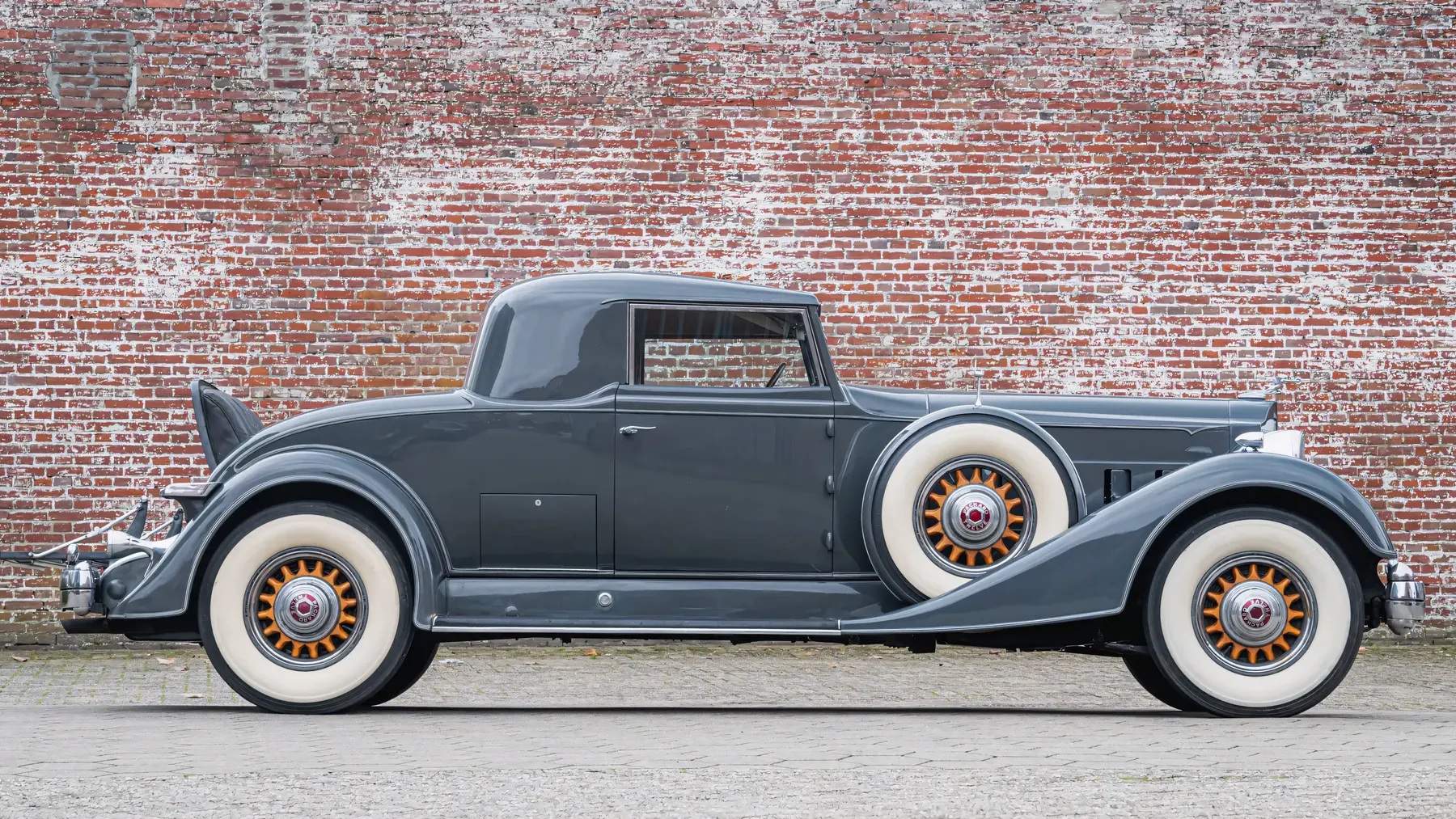 1934 Packard Twelve 2/4-Passenger Coupé - photo 4