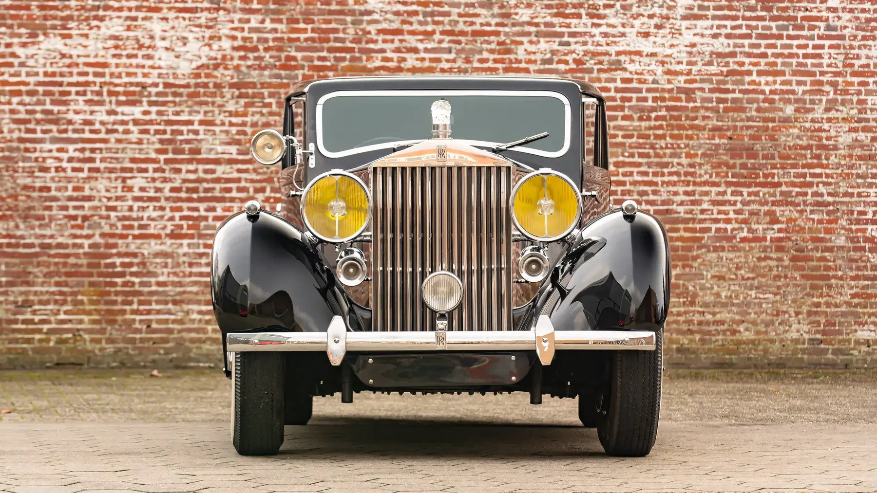 1936 Rolls-Royce Phantom III Saloon by Barker - photo 2