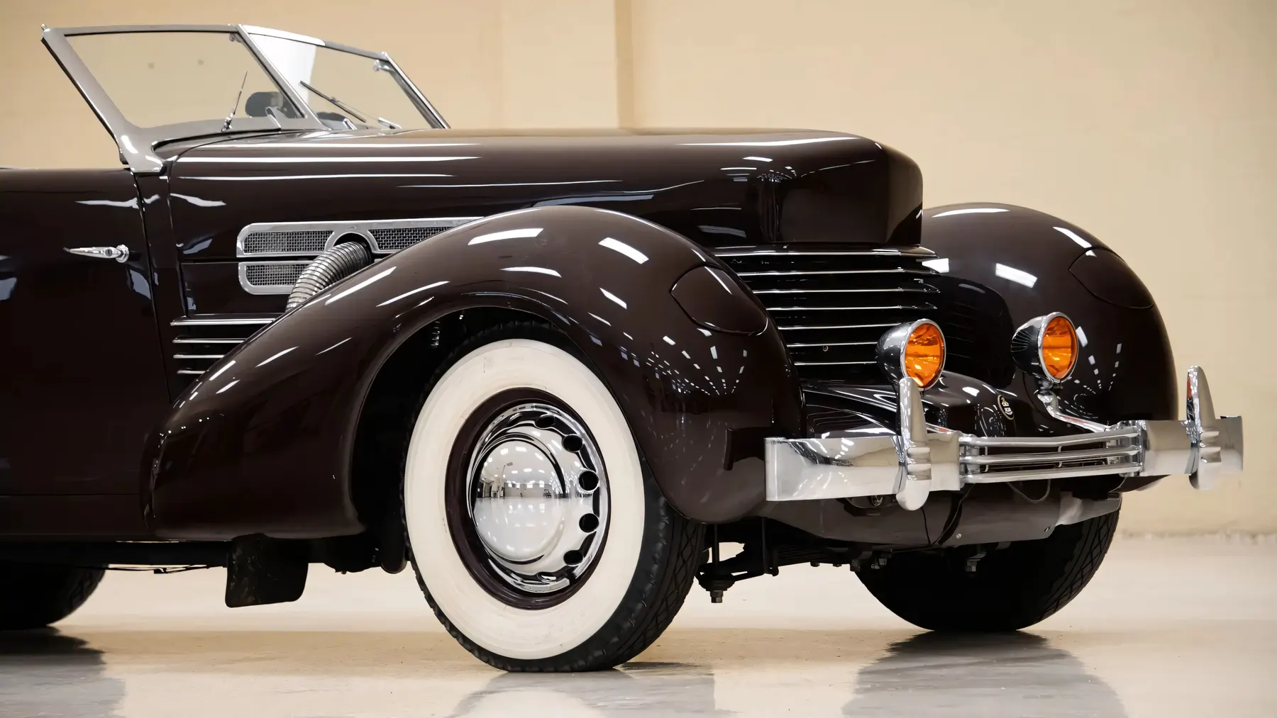 1937 Cord 812 Supercharged Cabriolet - photo 6