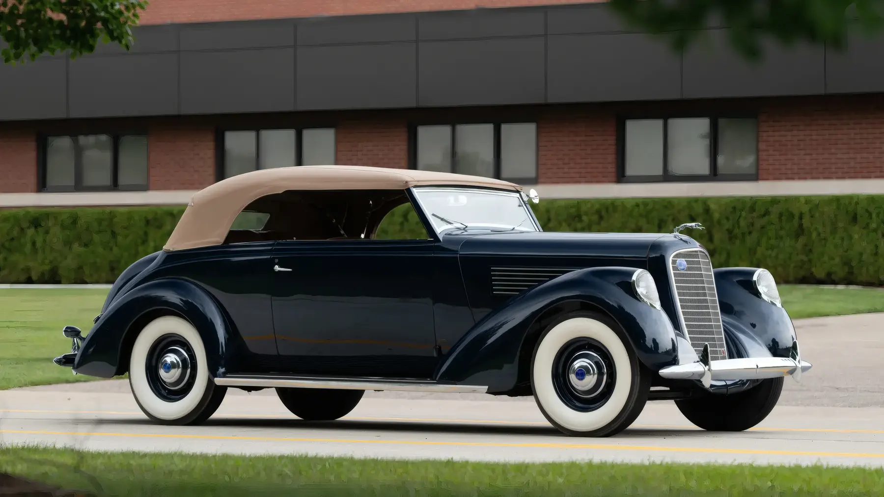 1938 Lincoln Model K Convertible Victoria by Brunn - photo 2