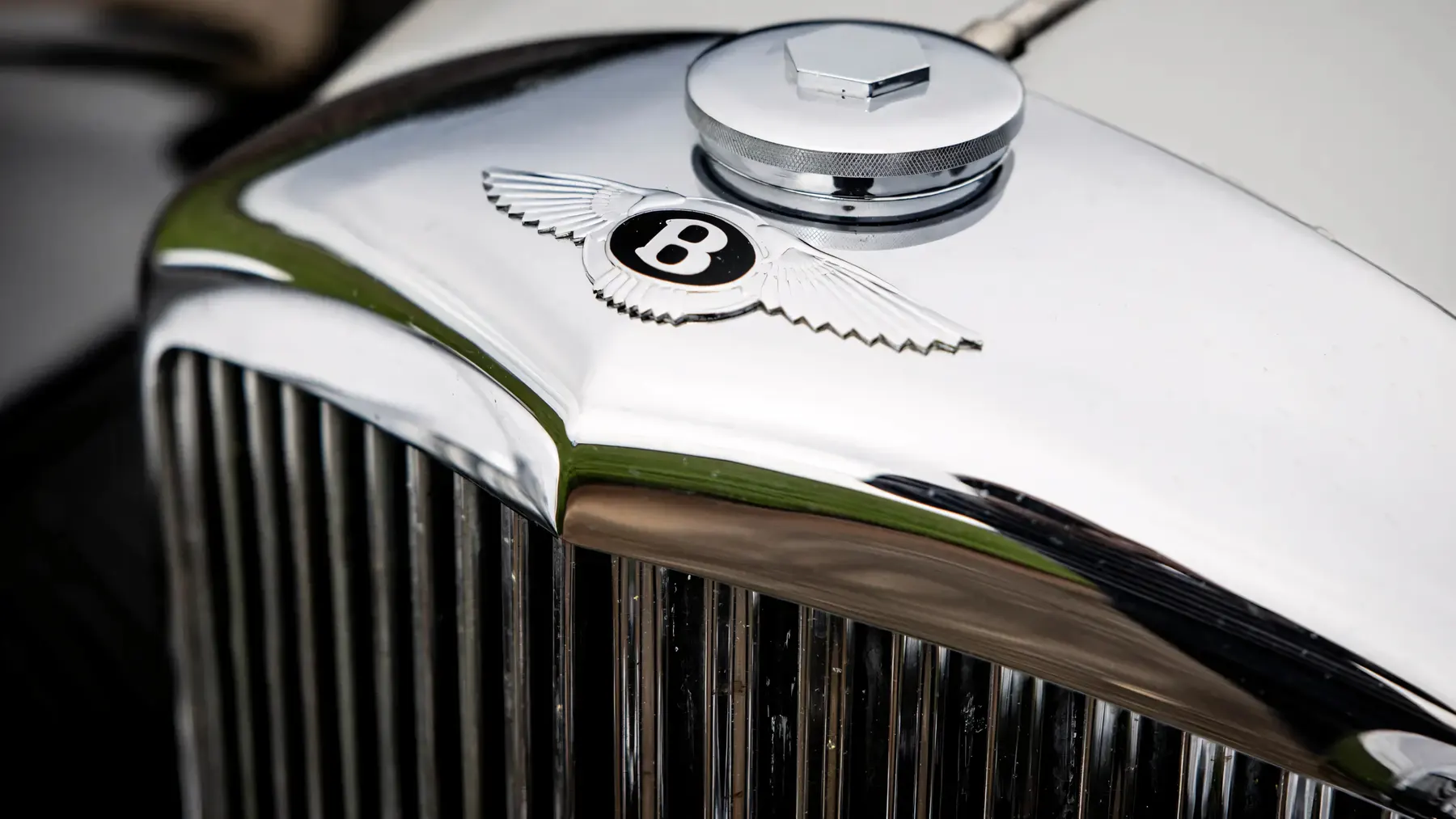 1939 Bentley 4¼-Litre Sedanca Coupé in the style of Henri Chapron - photo 1