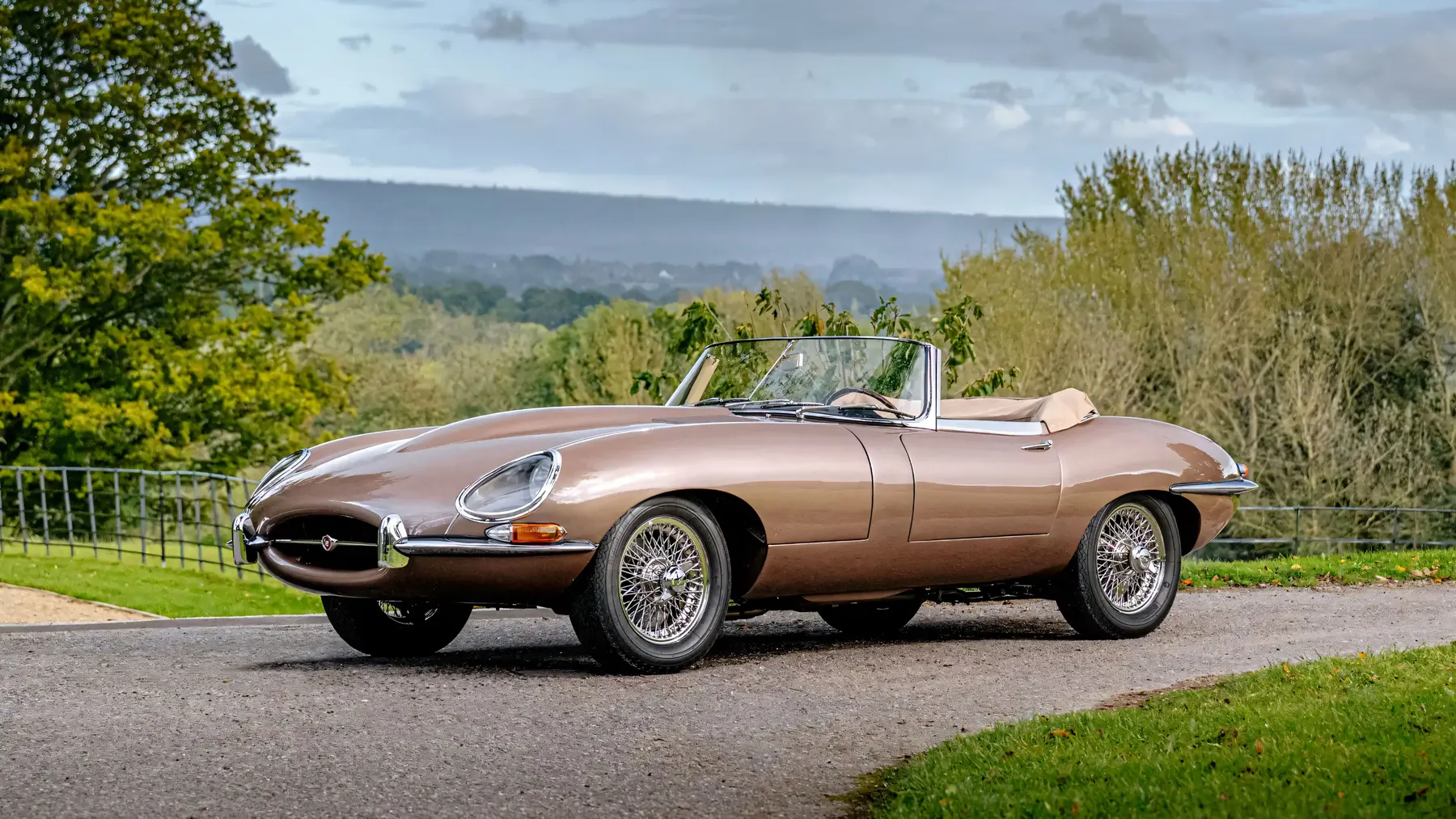 1962 Jaguar E-Type Series 1 3.8-Litre Roadster - photo 1