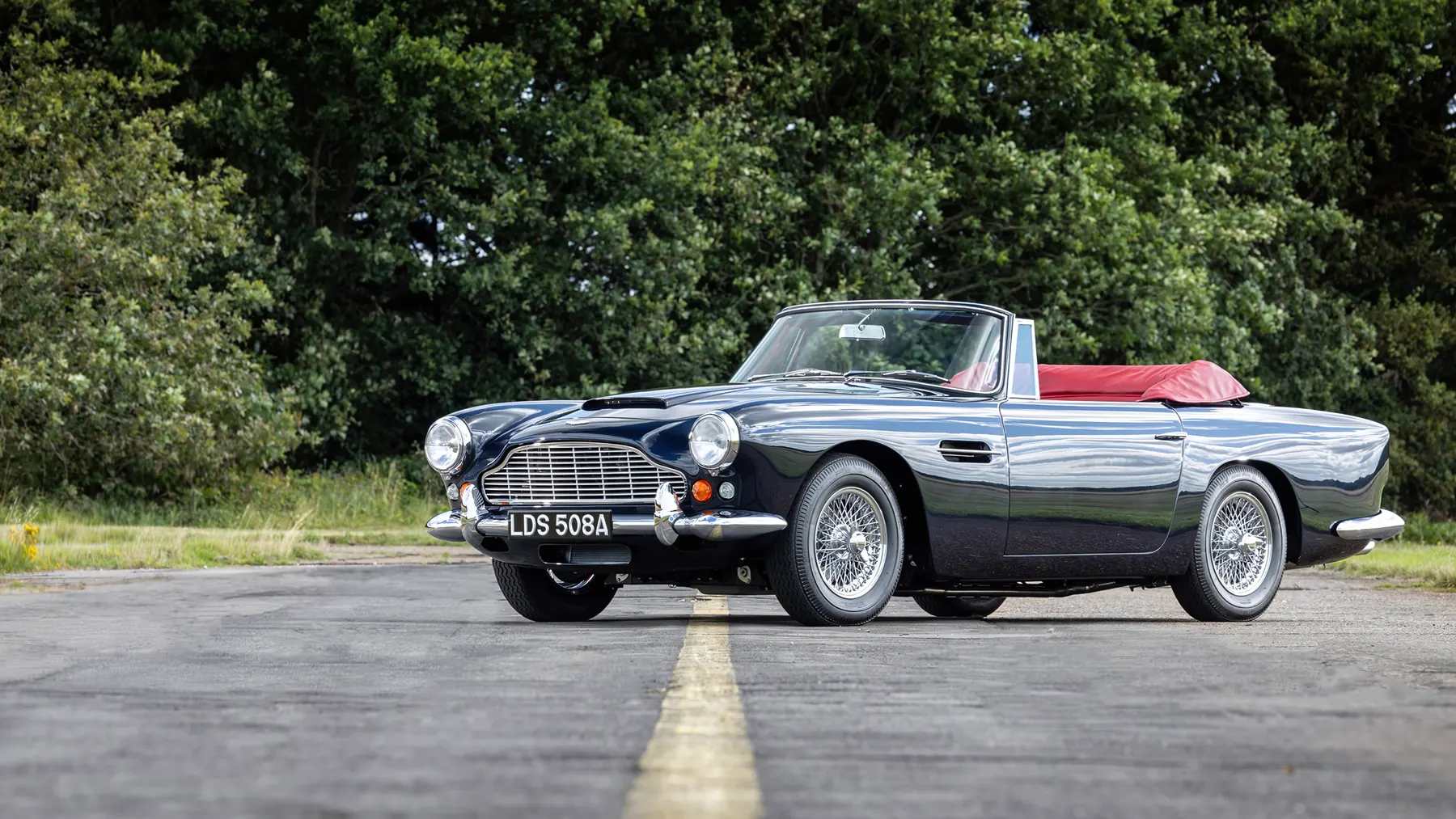 1963 Aston Martin DB4 Convertible - photo 3