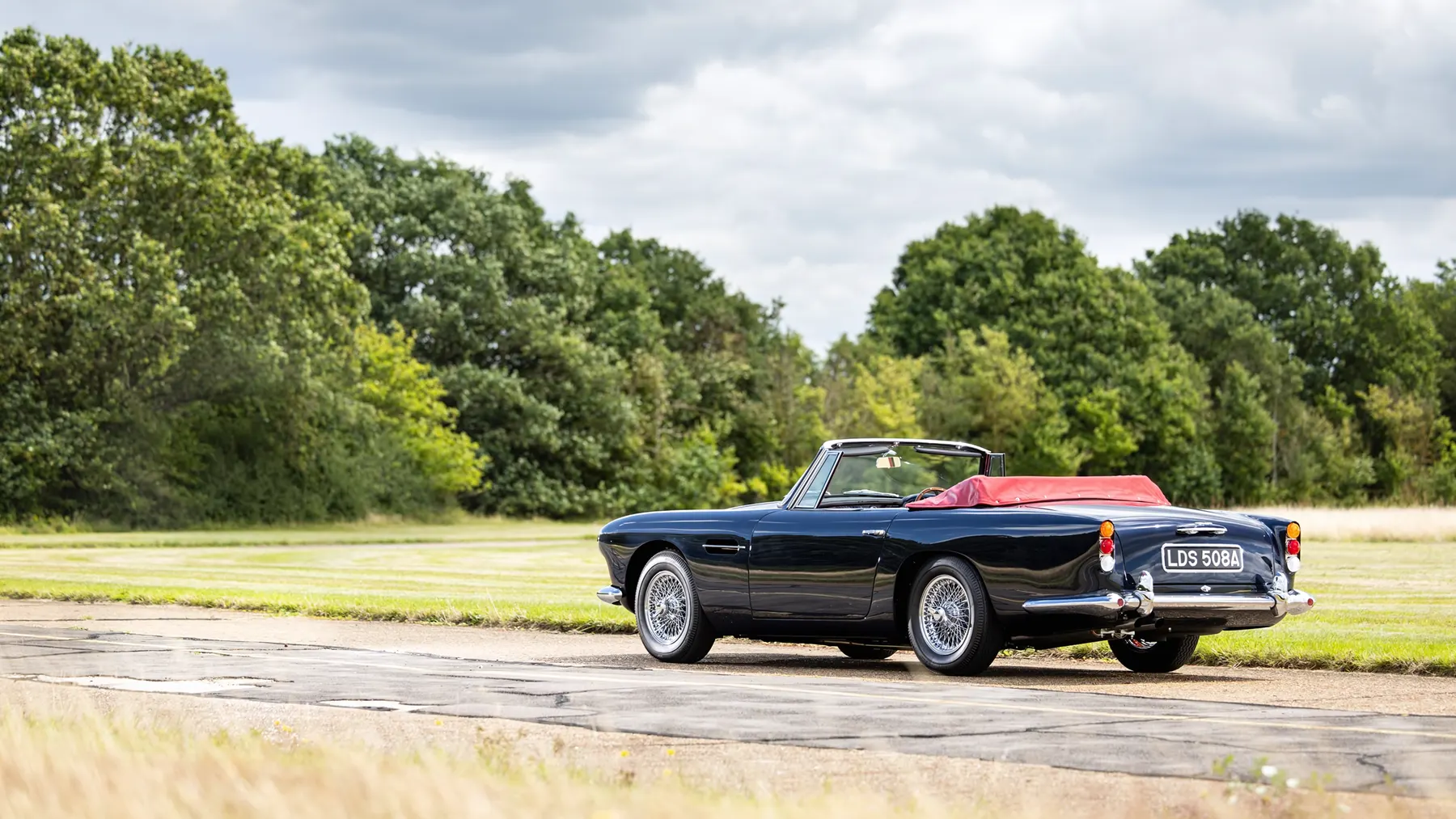 1963 Aston Martin DB4 Convertible - photo 7