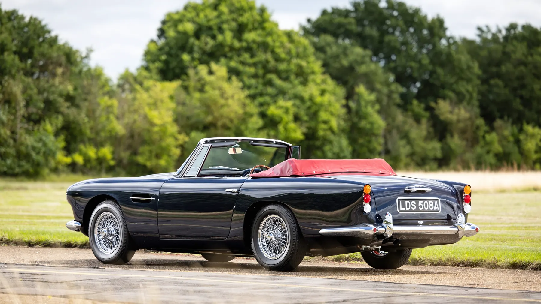 1963 Aston Martin DB4 Convertible - photo 6