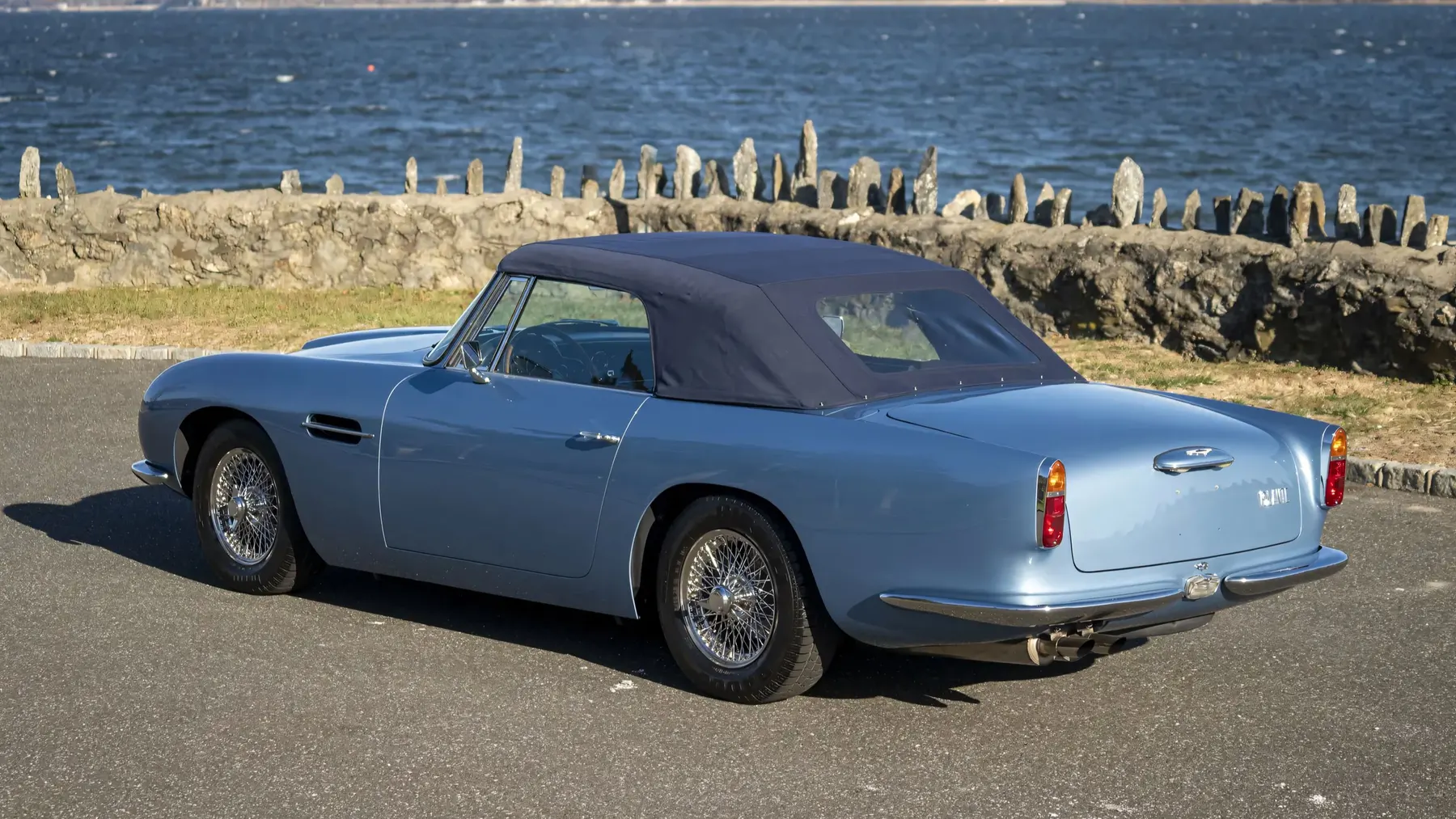 1965 Aston Martin DB Short-Chassis Volante - photo 4