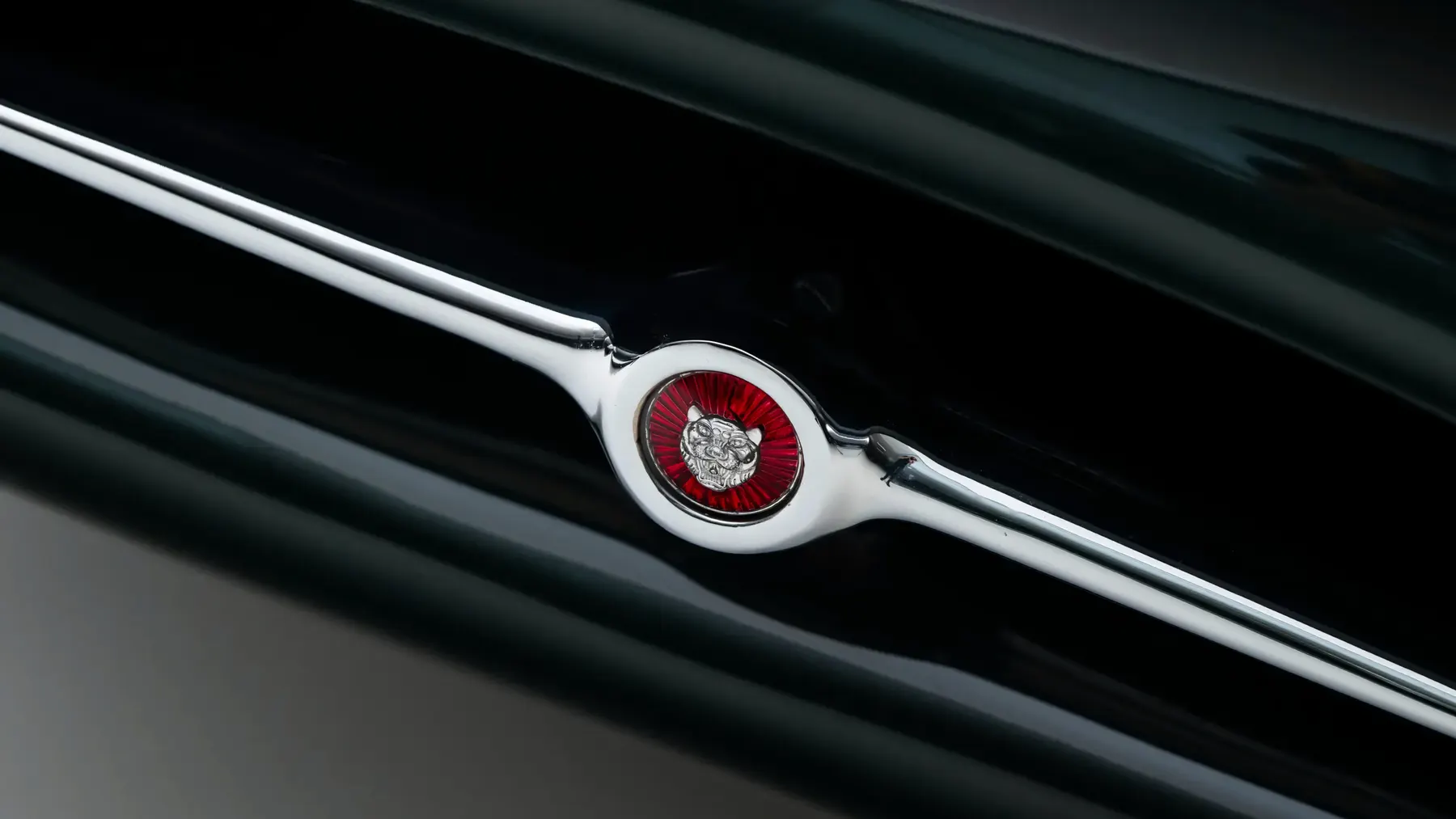 1965 Jaguar E-Type Series 1 4.2-Litre Fixed Head Coupe - photo 4