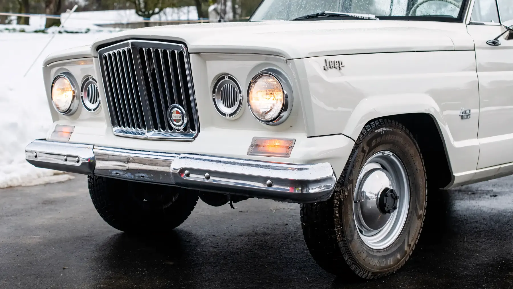 1965 Jeep Wagoneer - photo 1