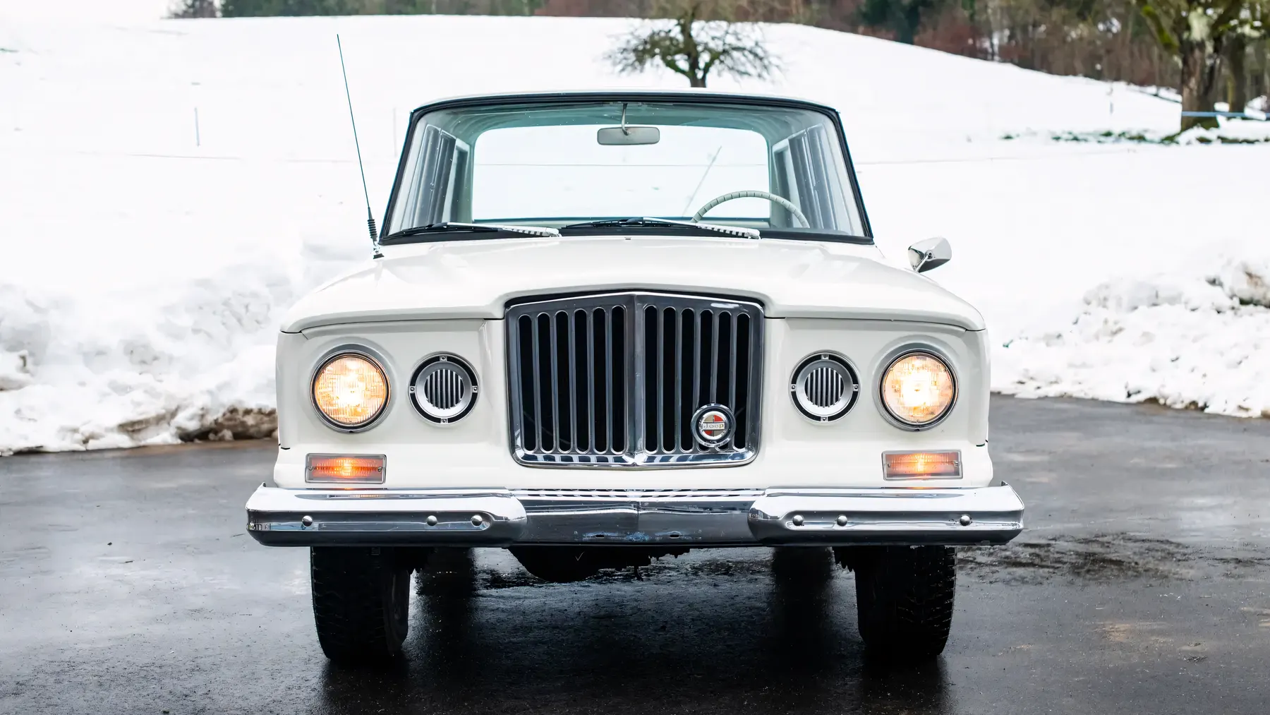 1965 Jeep Wagoneer - photo 4