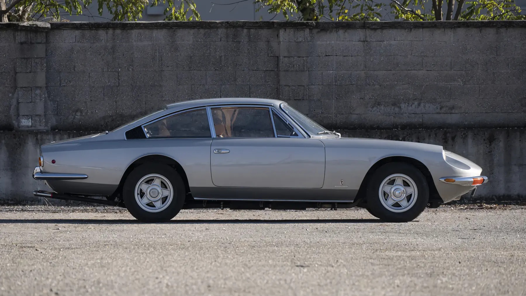 1969 Ferrari 365 GT 2+2 by Pininfarina - photo 2