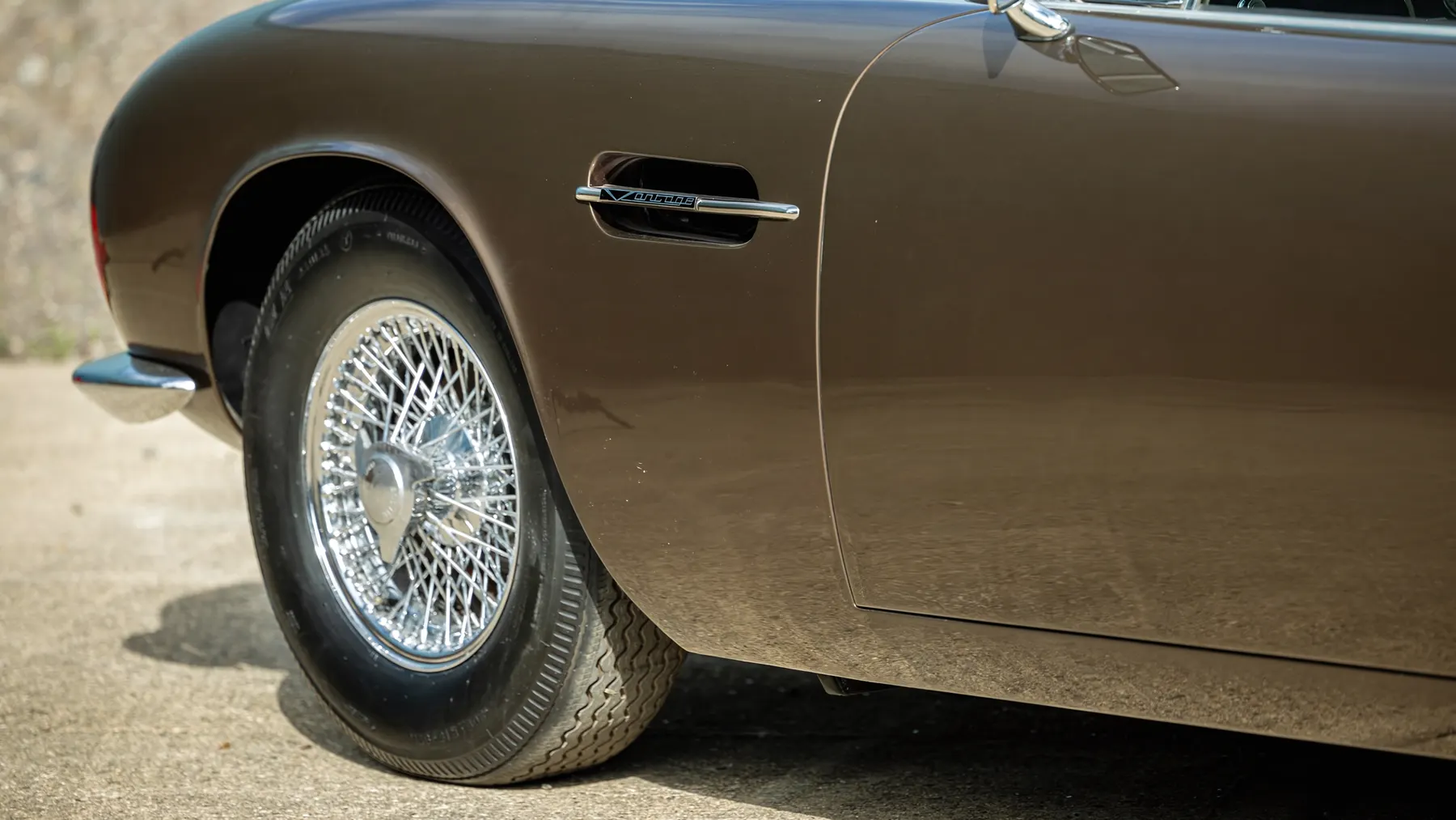 1970 Aston Martin DB6 Mk 2 Vantage - photo 2