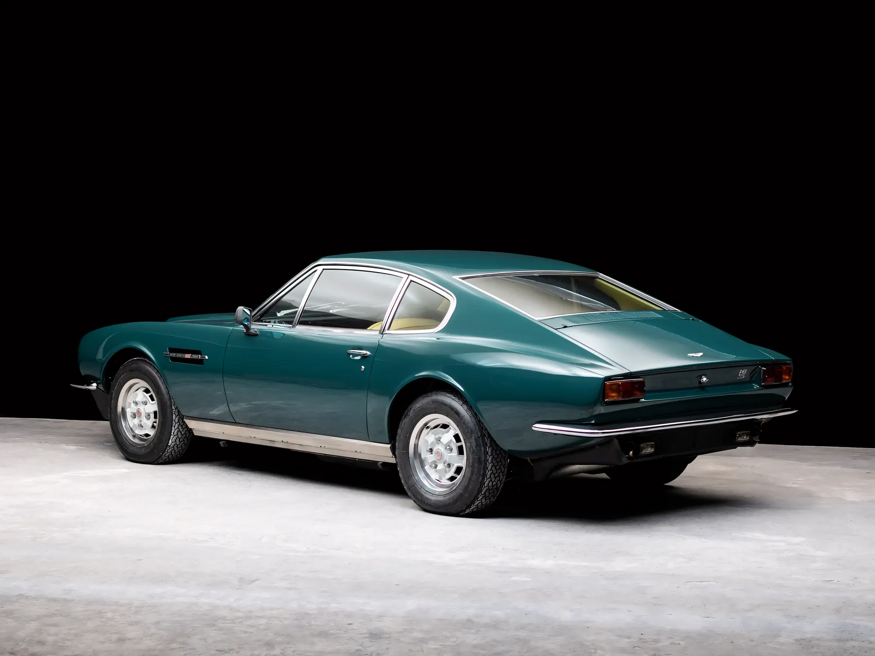 1972 Aston Martin DBS V8 - photo 2