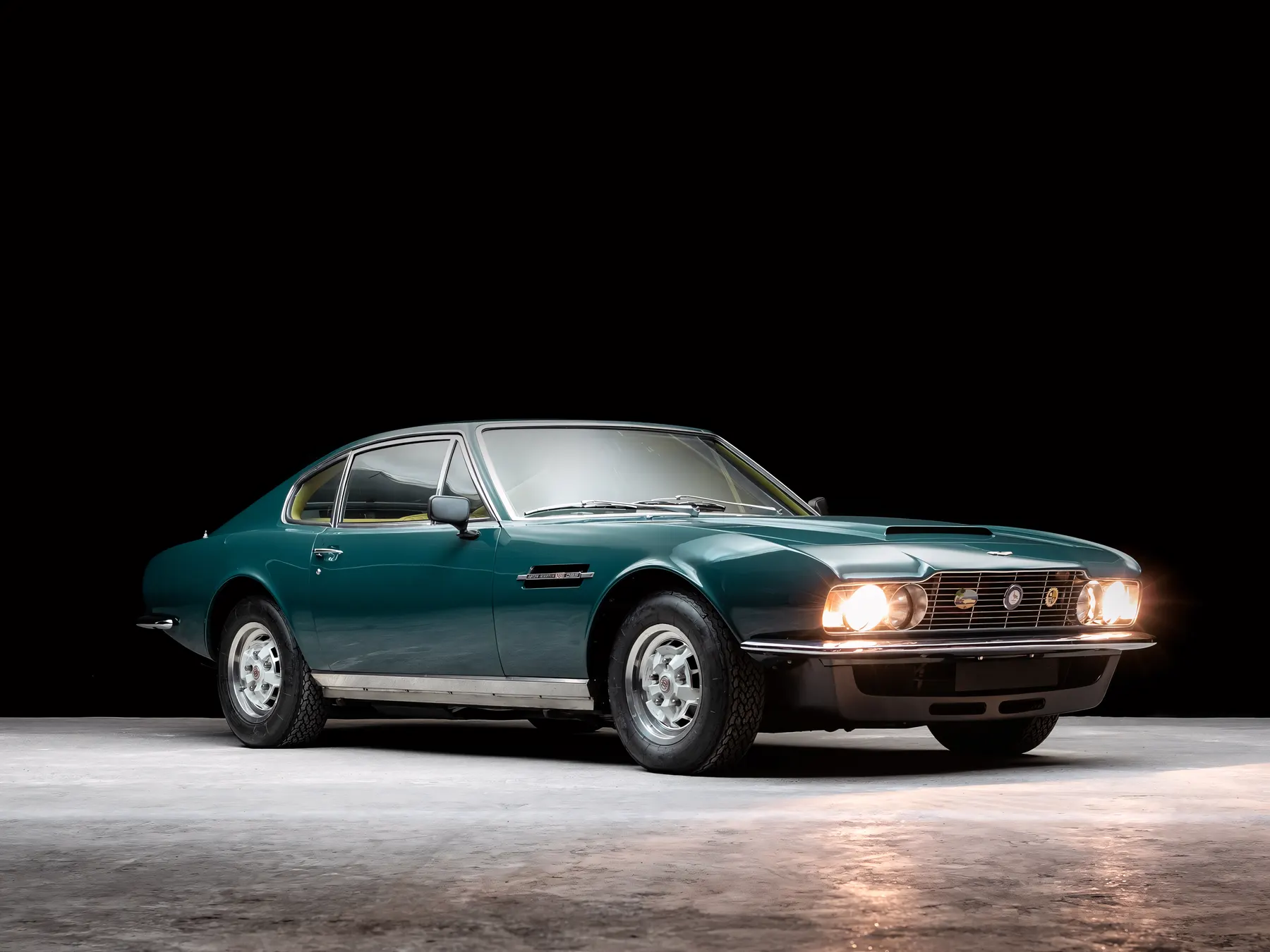 1972 Aston Martin DBS V8 - photo 3