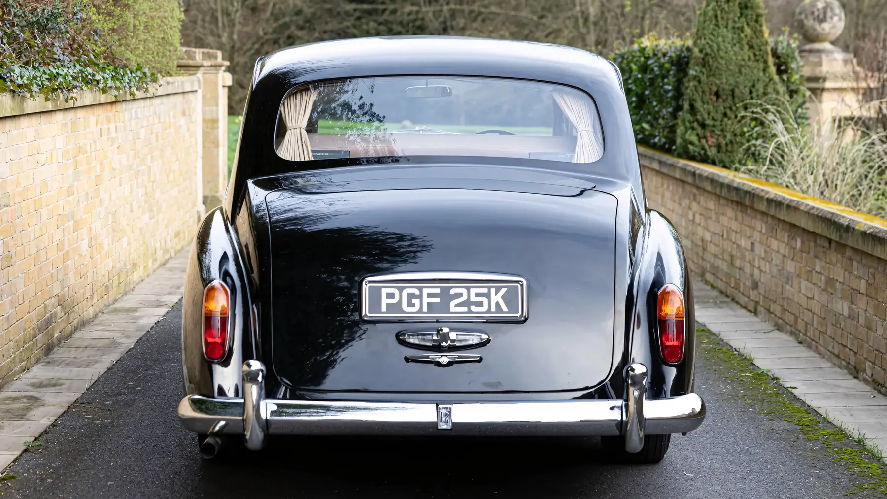 1972 Rolls-Royce Phantom VI Limousine by Mulliner Park Ward - photo 3