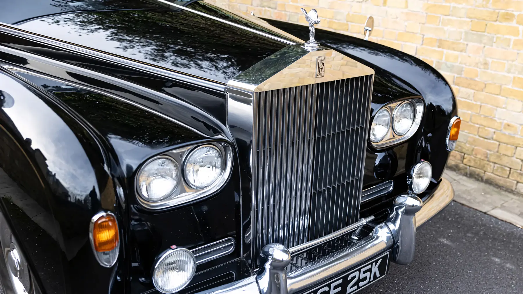 1972 Rolls-Royce Phantom VI Limousine by Mulliner Park Ward - photo 2