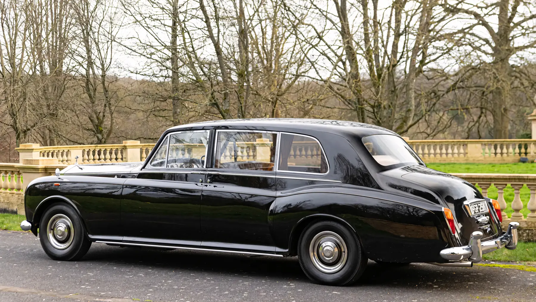 1972 Rolls-Royce Phantom VI Limousine by Mulliner Park Ward - photo 1