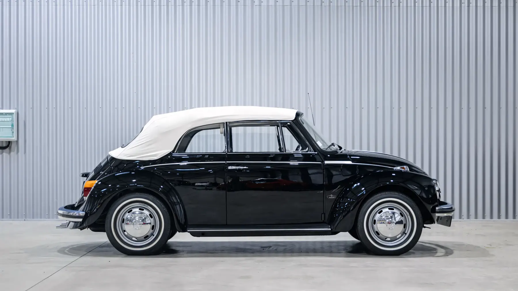 1974 Volkswagen Beetle Cabriolet by Karmann - photo 4