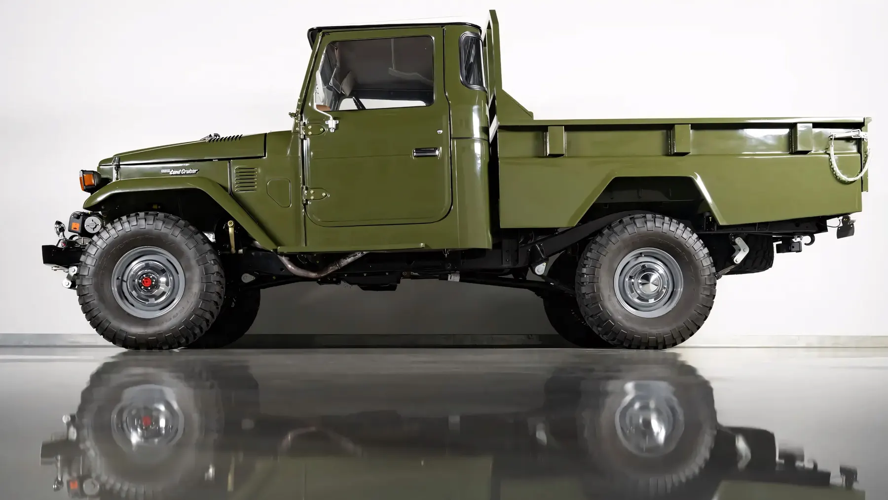 1983 Toyota FJ45 Land Cruiser Pickup - photo 3