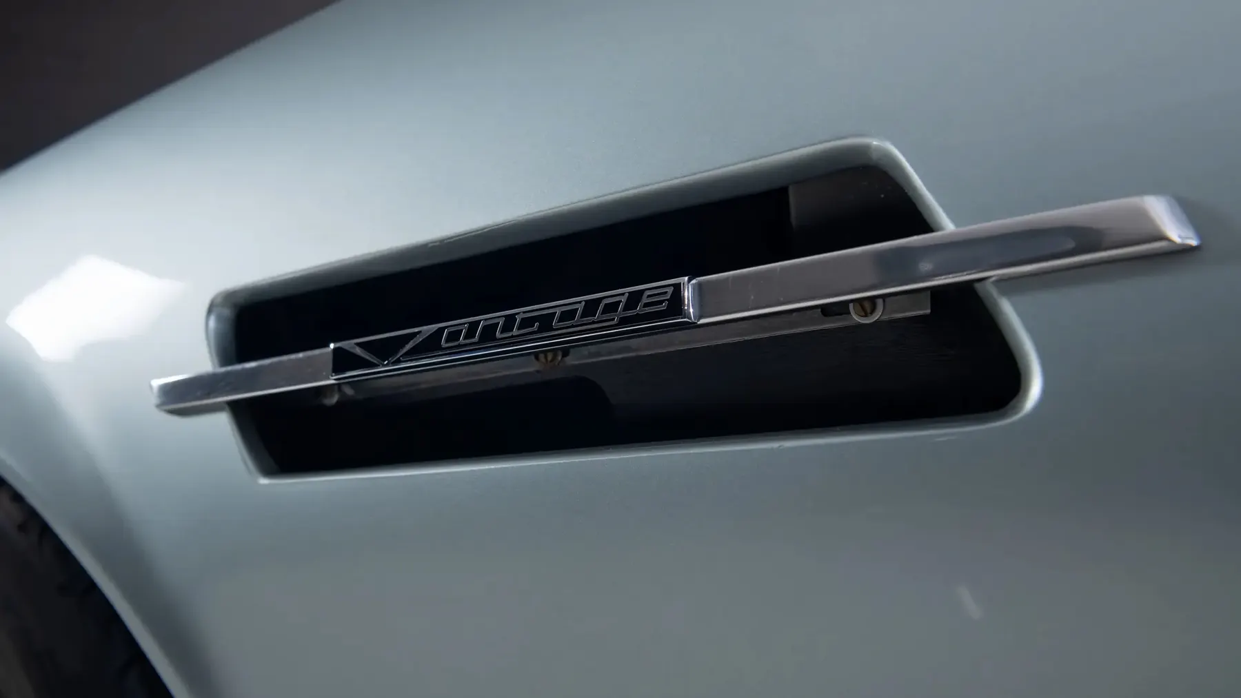 1985 Aston Martin V8 Vantage - photo 9