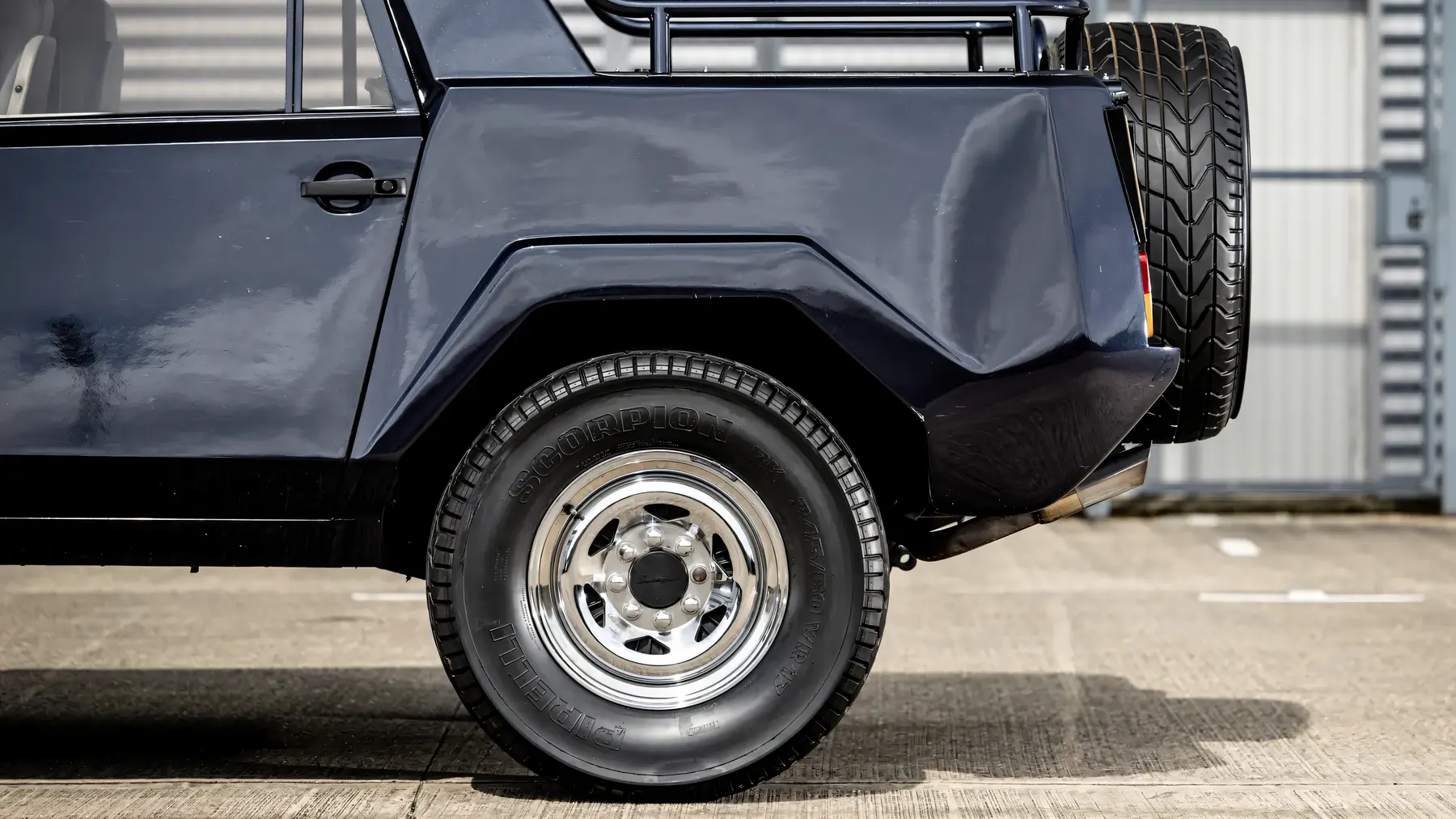 1988 Lamborghini LM002 - photo 5