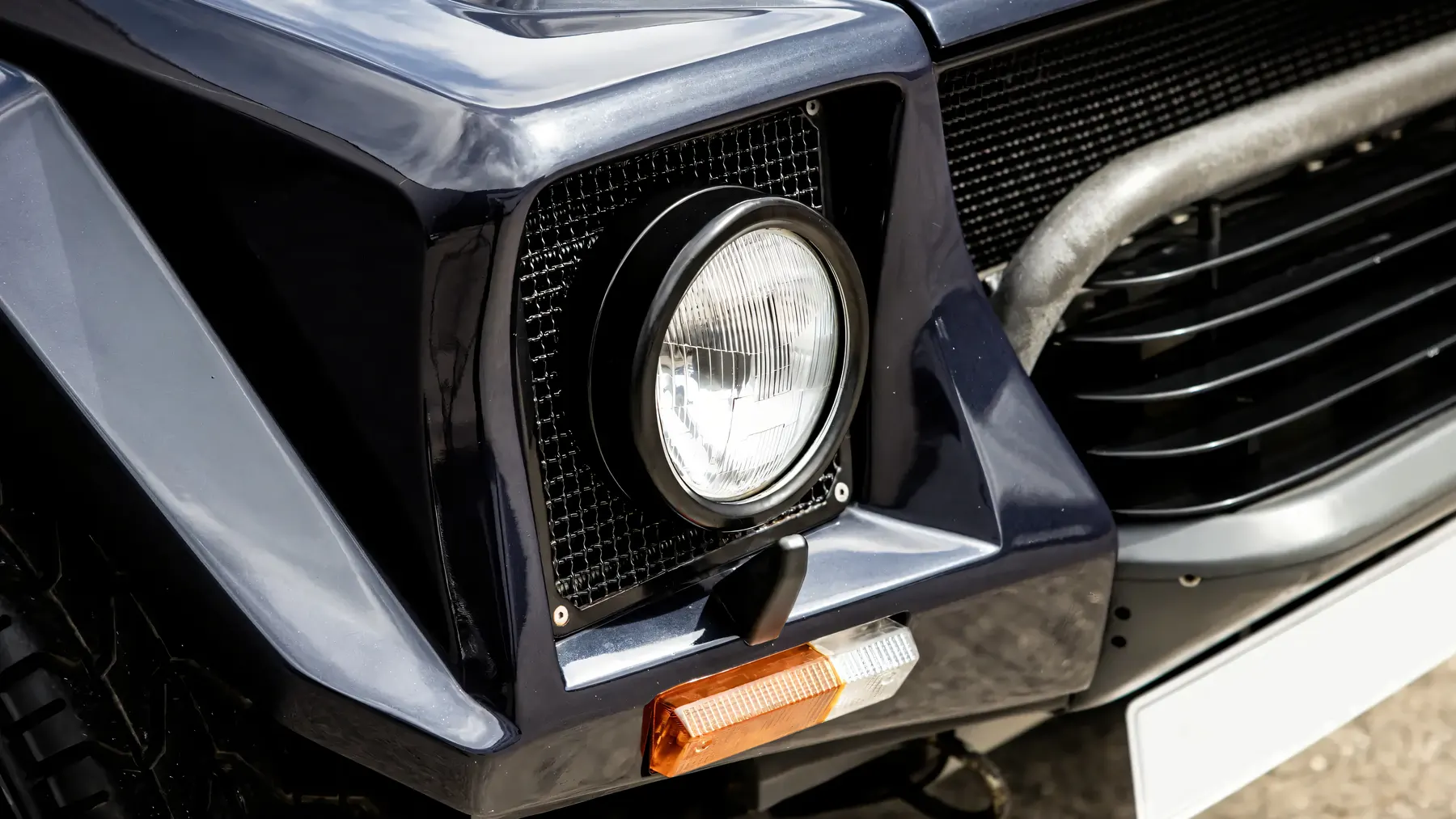 1988 Lamborghini LM002 - photo 3