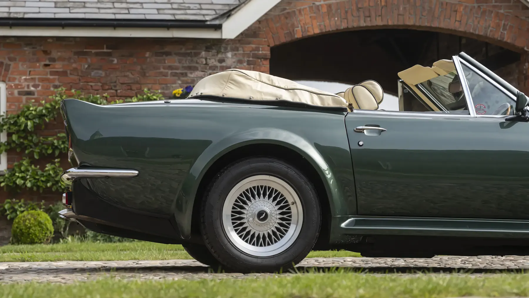 1989 Aston Martin V8 Vantage Volante 'X-Pack' - photo 1