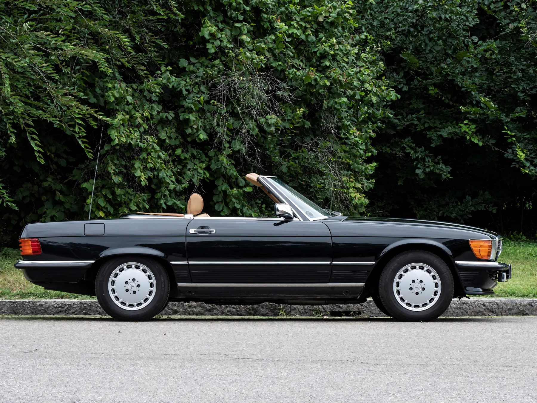 1989 Mercedes-Benz 560 SL - photo 2