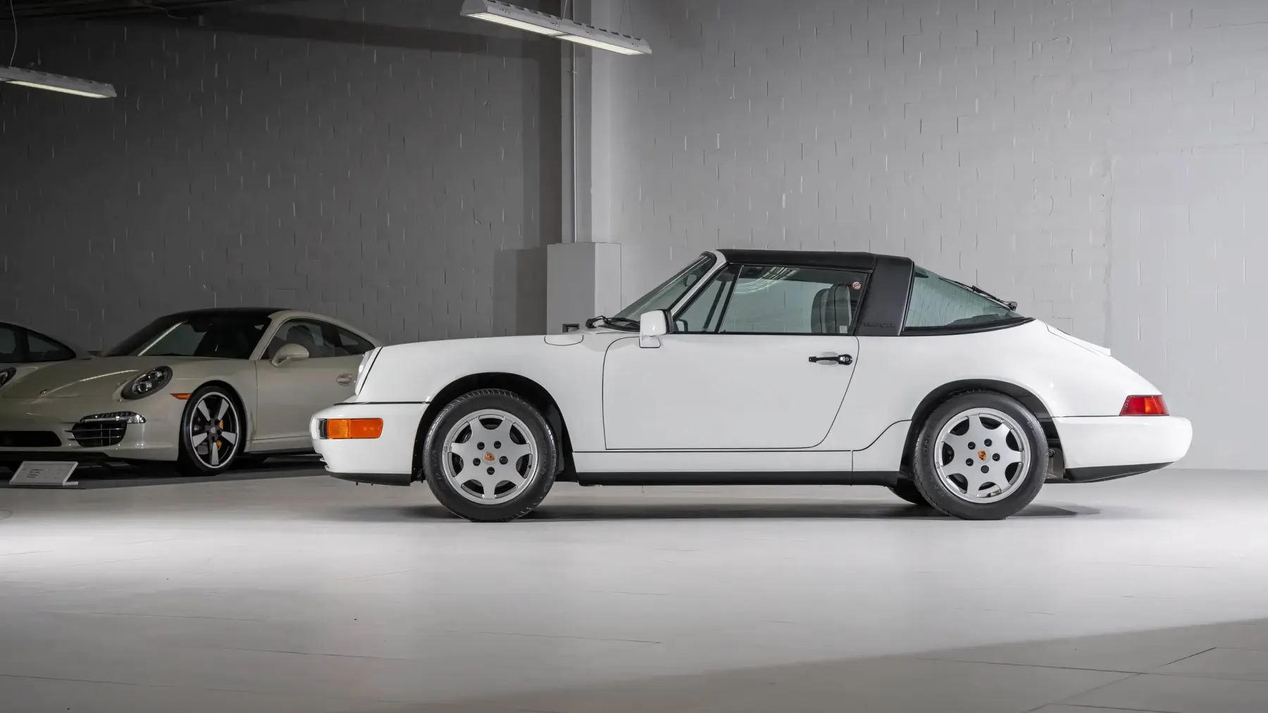 1990 Porsche 911 Carrera 2 Targa - photo 2