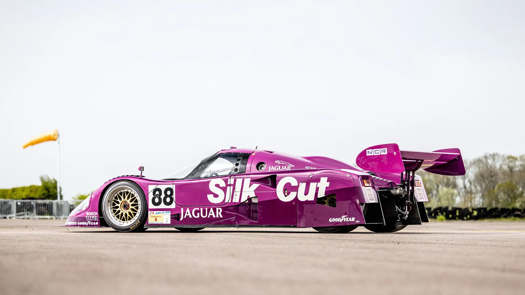 1991 Jaguar XJR-12 LM - photo 3