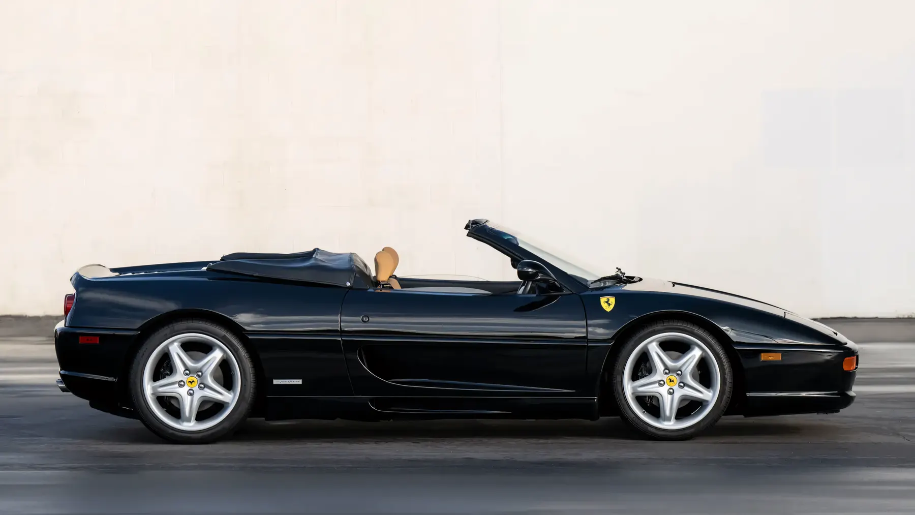 1995 Ferrari F355 Spider - photo 2