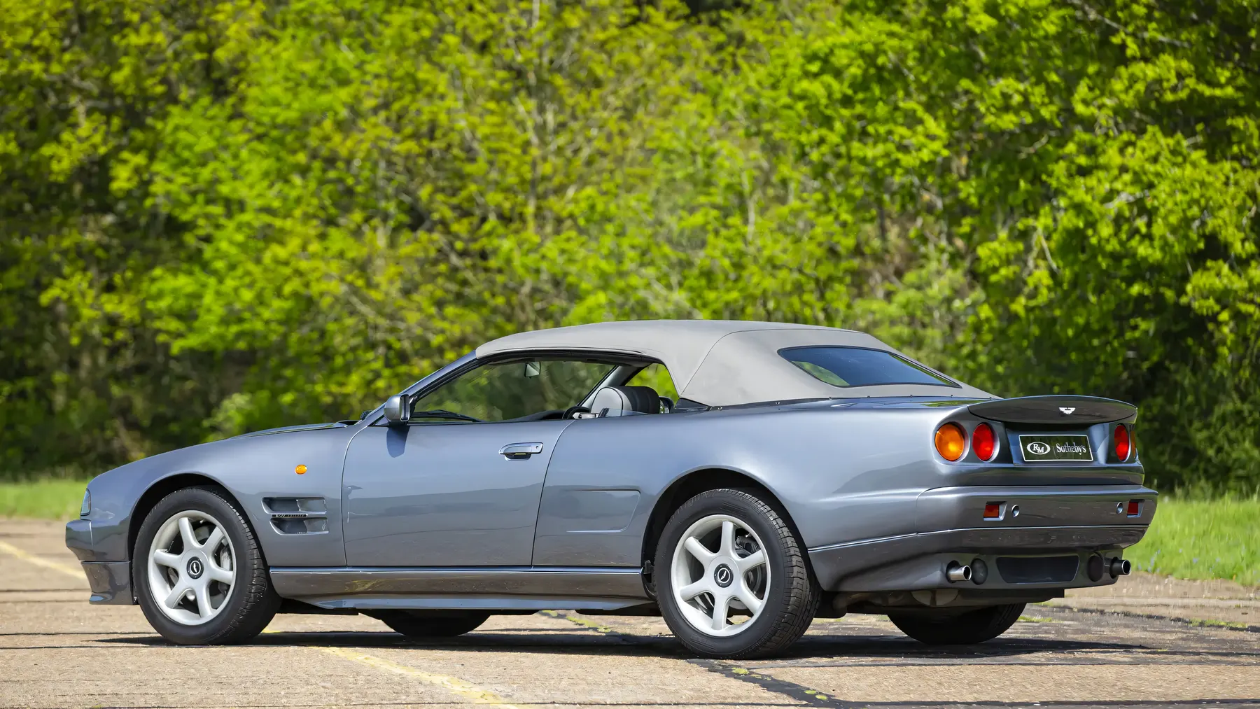 1998 Aston Martin V8 LWB Volante - photo 4