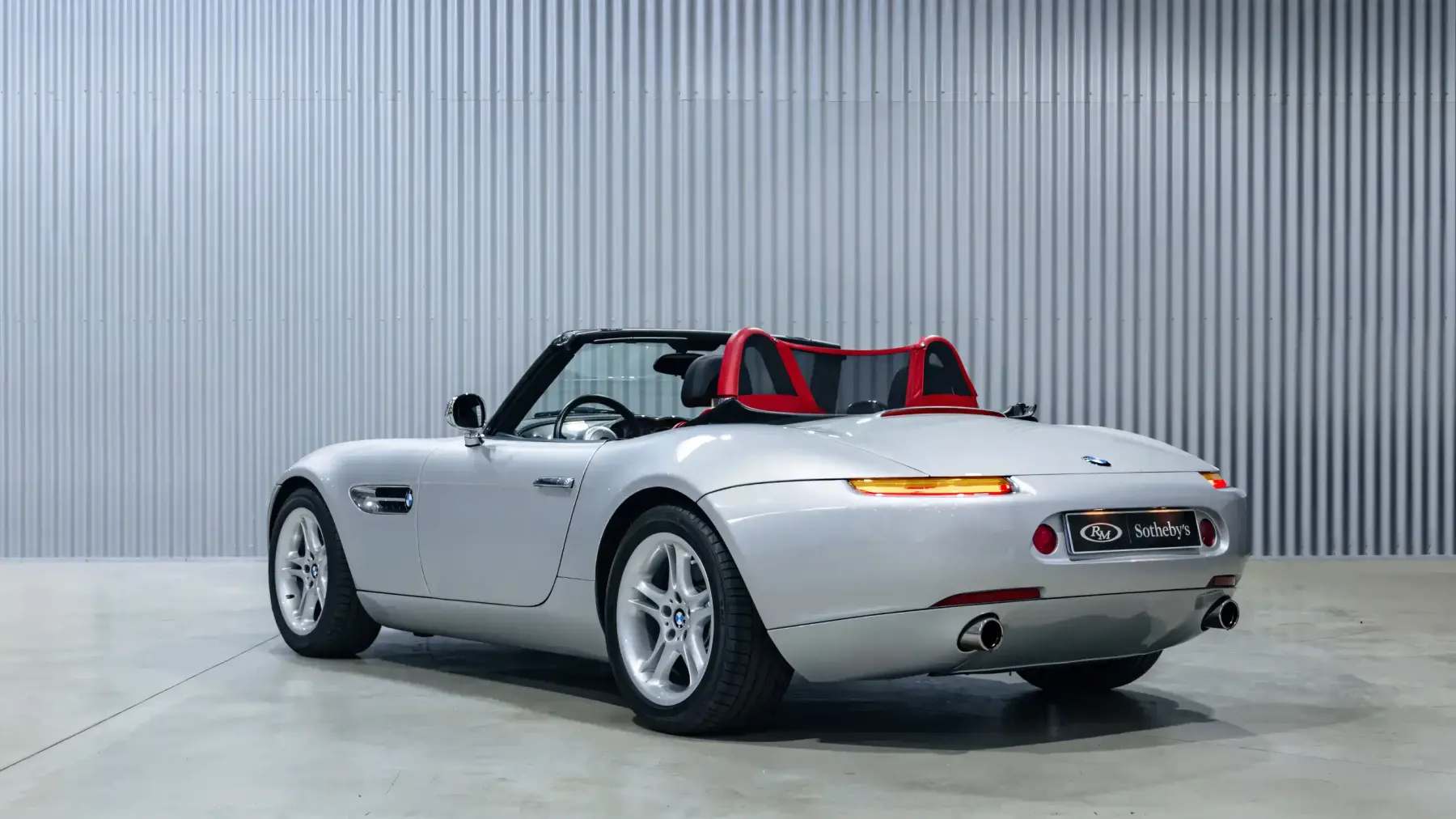 2001 BMW Z8 - photo 2