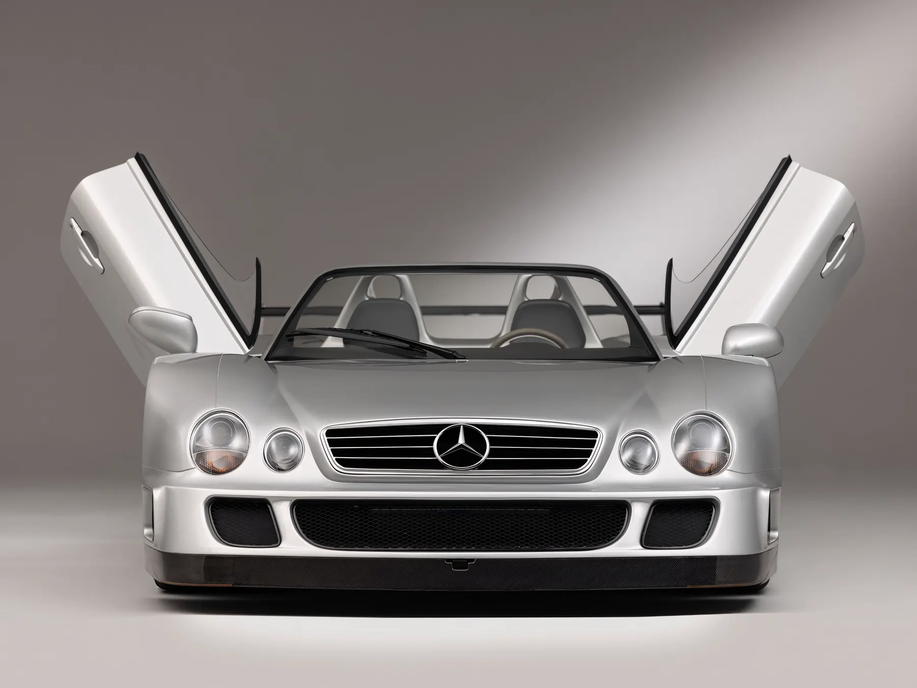2002 Mercedes-Benz CLK GTR Roadster - photo 5